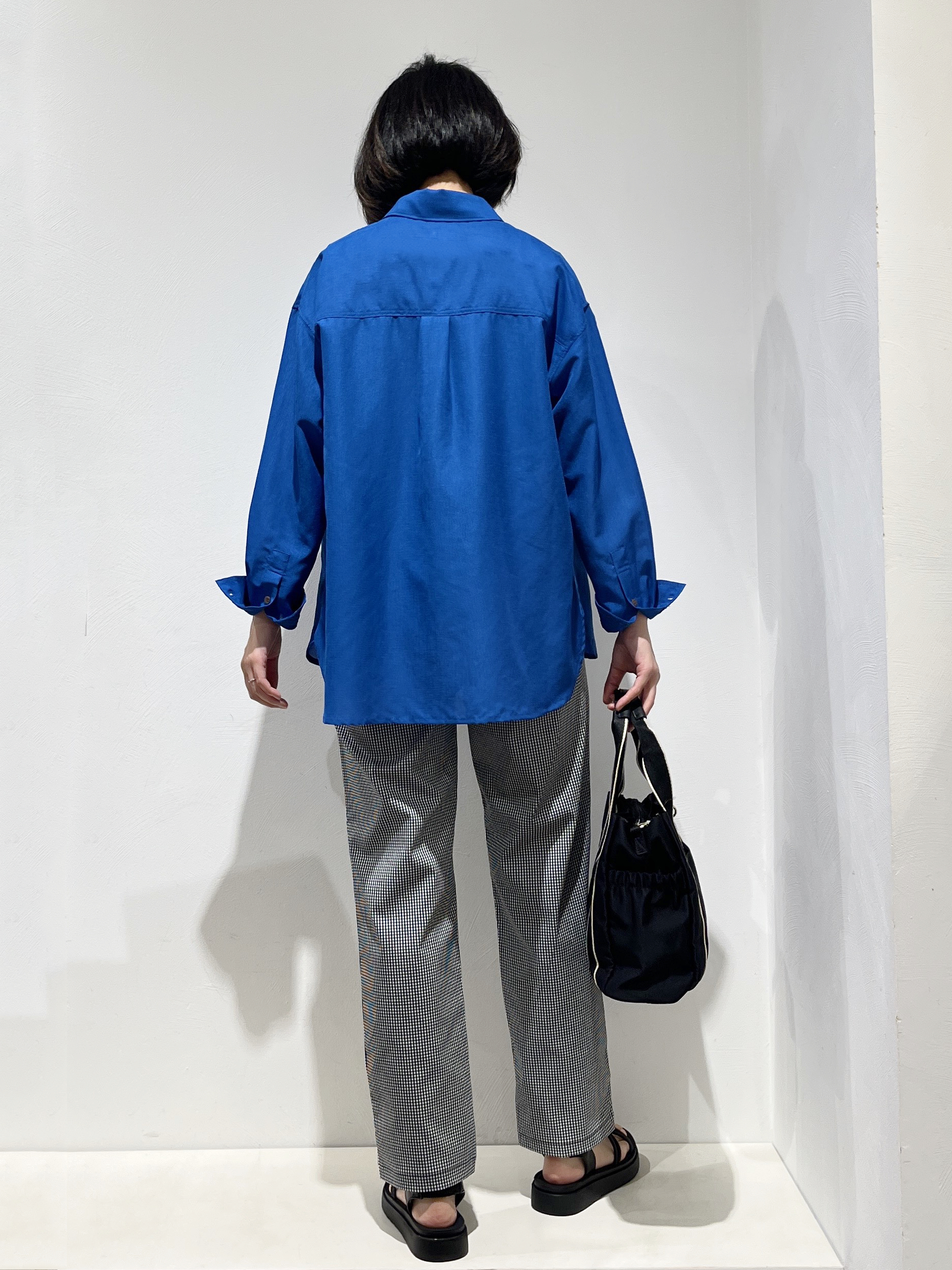 Fujiharuさんの「grove｜【洗濯機OK・ひんやり】朝晩の気温差に◎軽やかシアーシャツ」を使ったコーディネート