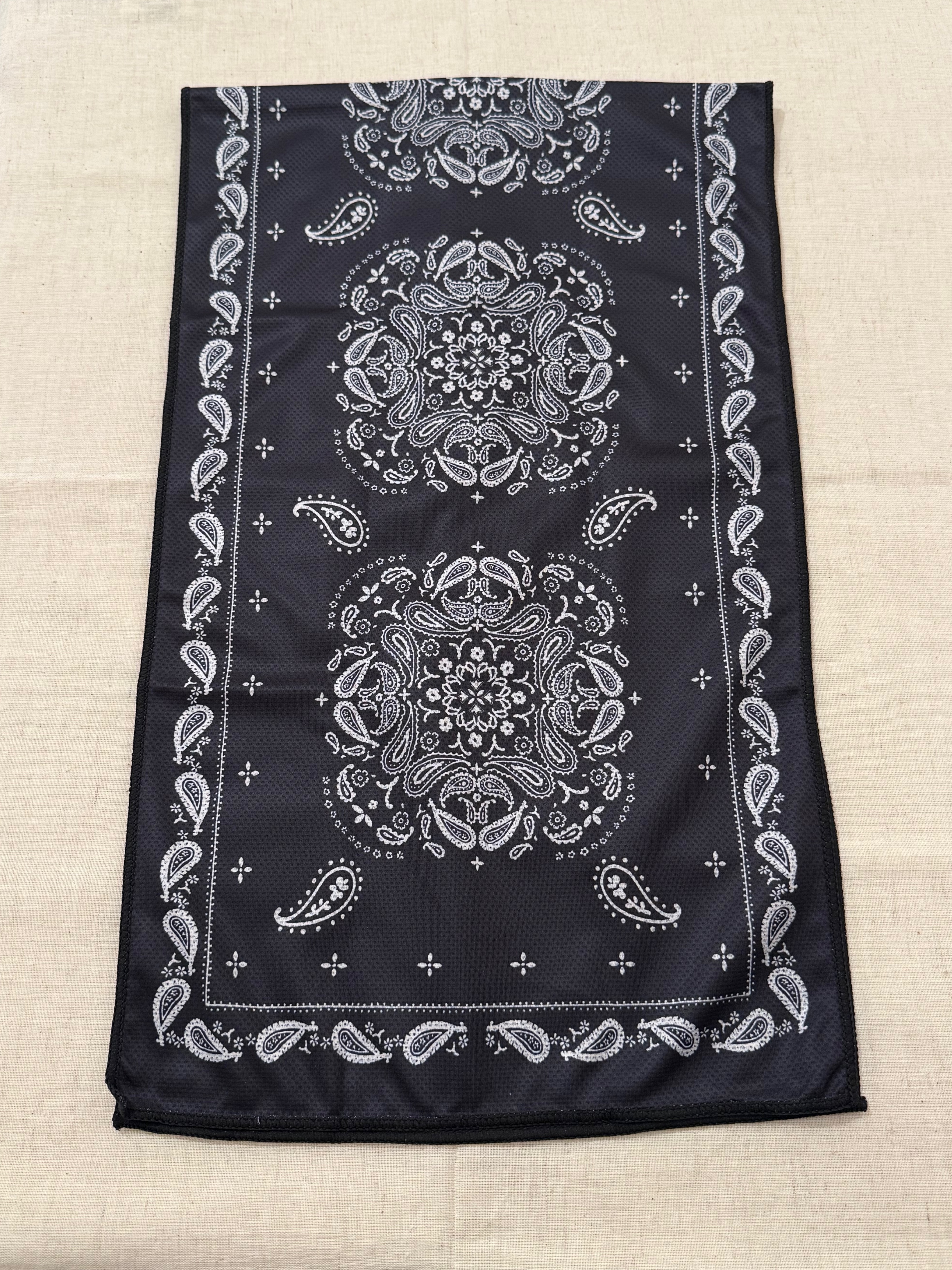 enさんの「212 KITCHEN STORE｜PAISLEY クールタオル BK」を使ったコーディネート