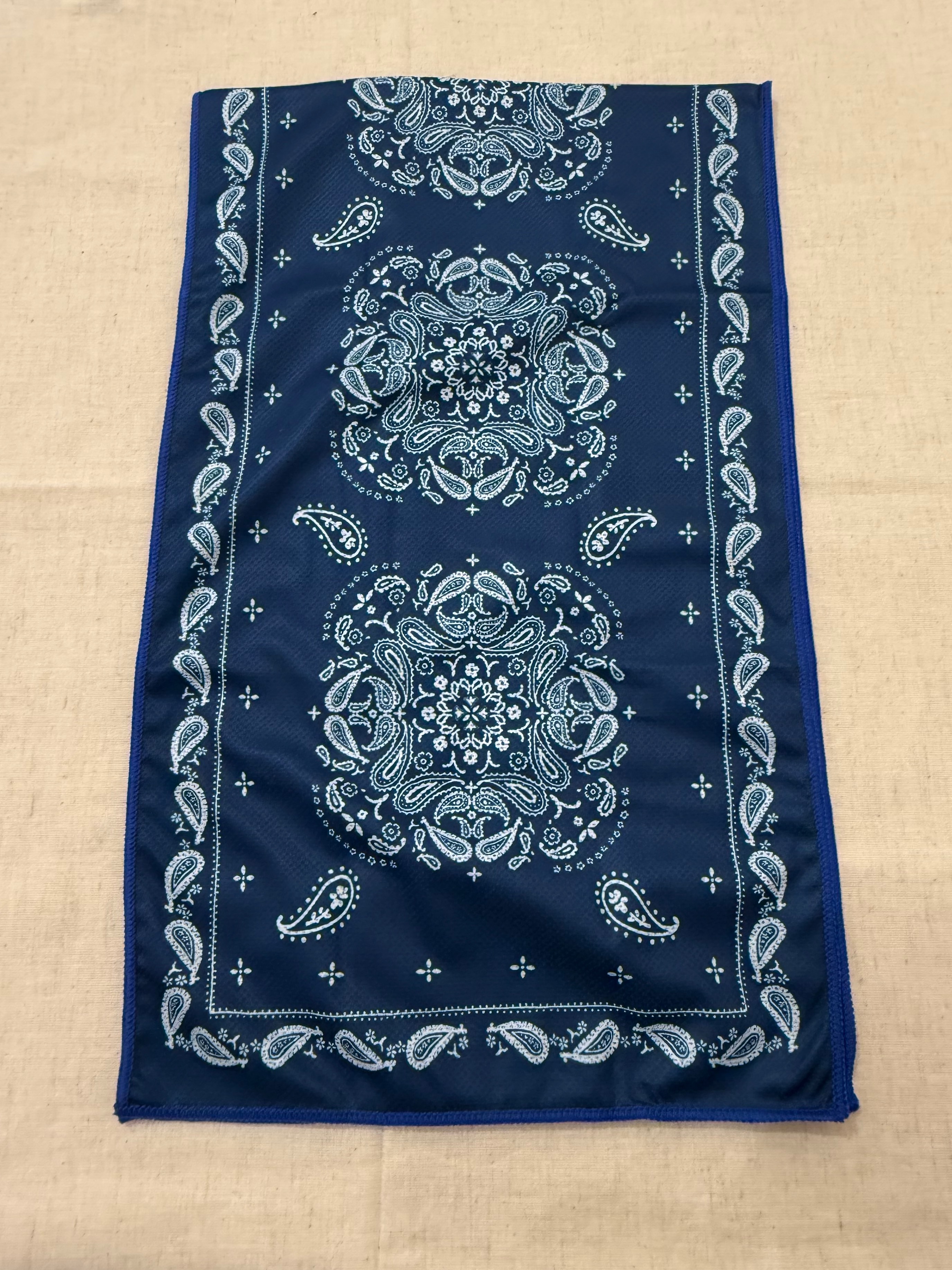 enさんの「212 KITCHEN STORE｜PAISLEY クールタオル BK」を使ったコーディネート