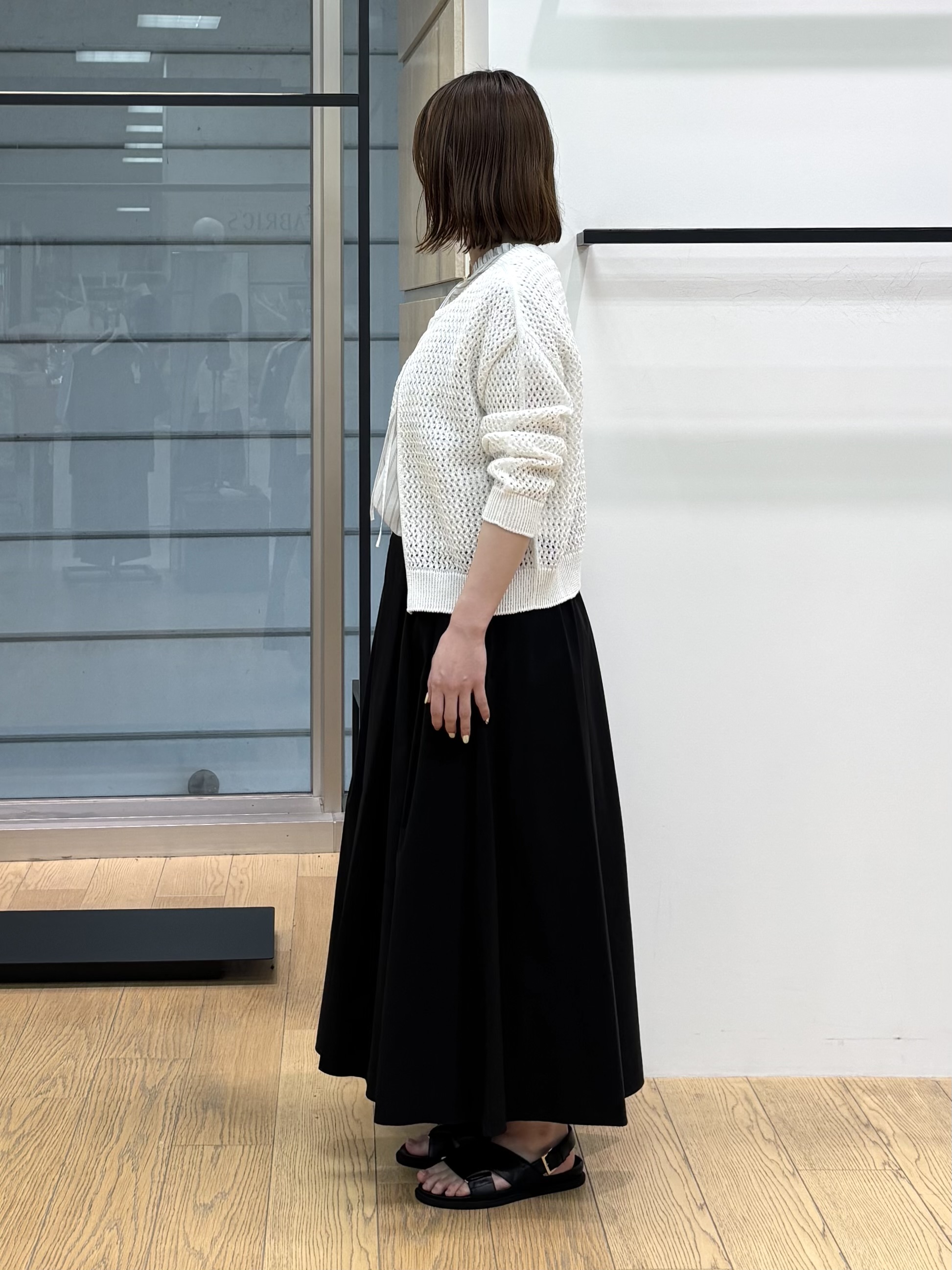 asamiさんの「INDIVI｜【洗える／軽やか】フリル衿ギャザーブラウス」を使ったコーディネート