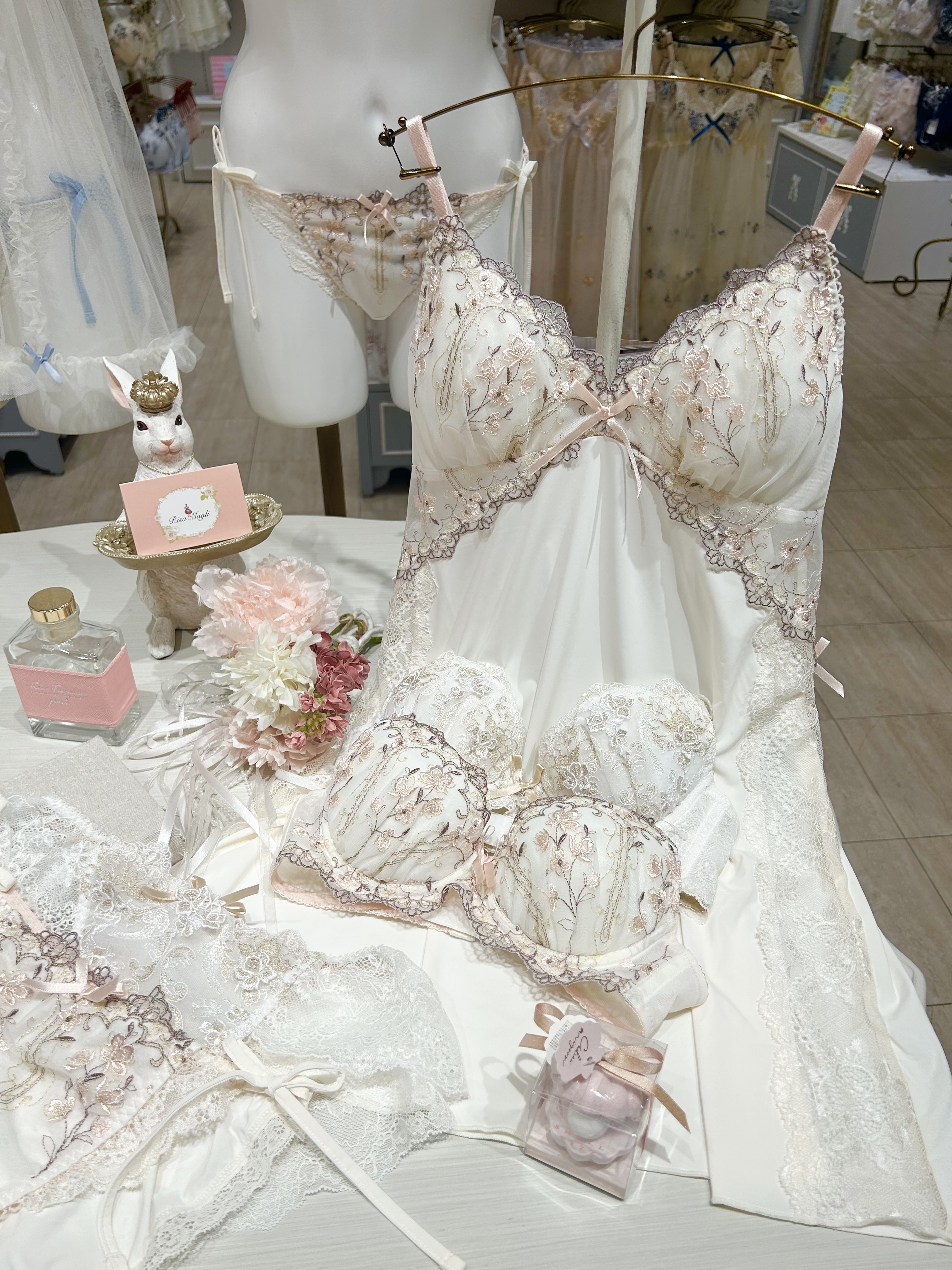 hachiさんの「Risa Magli｜カイリー ブラジャー (B-C) ＜Side Shape（サイドシェイプ）＞」を使ったコーディネート