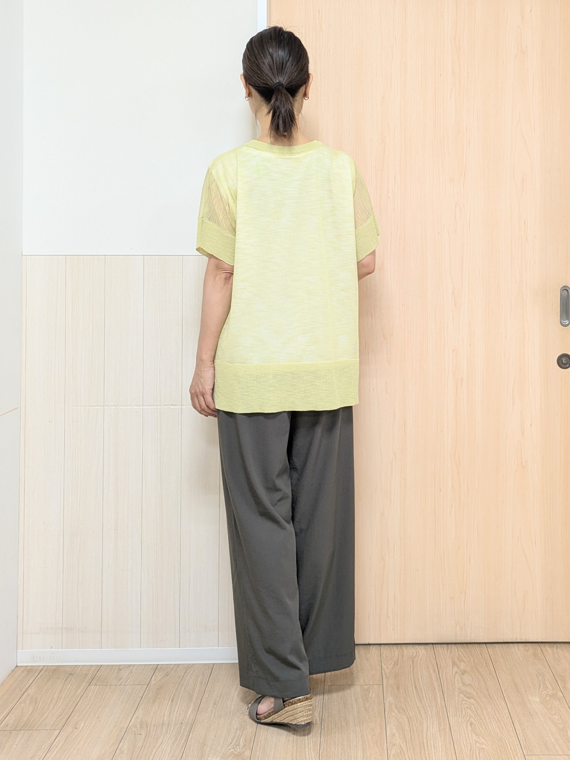 YuAさんの「SHOO･LA･RUE｜【2点セット/S-LL/体型カバー】大人のこなれレイヤード シアーニット+タンクトップ」を使ったコーディネート
