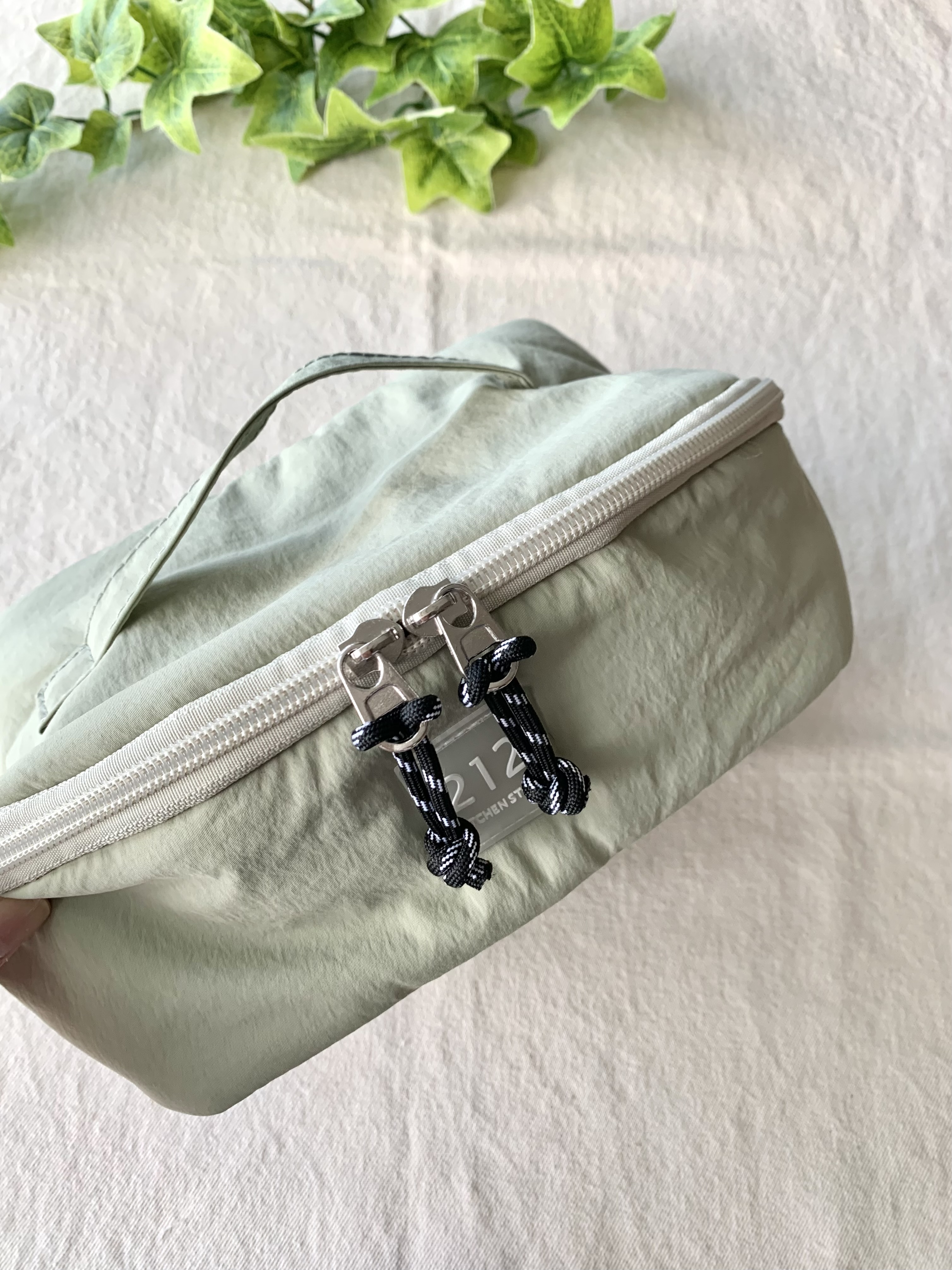 mikachoさんの「212 KITCHEN STORE｜ぐるっとジッパーランチバッグ GR ＜212Kオリジナル＞」を使ったコーディネート