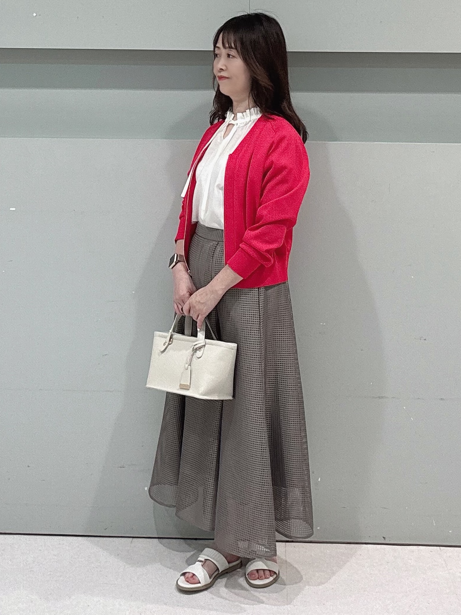 makiさんの「UNTITLED｜【アンサンブル可/日除け・冷房対策】シアーレーヨンZIPカーディガン」を使ったコーディネート