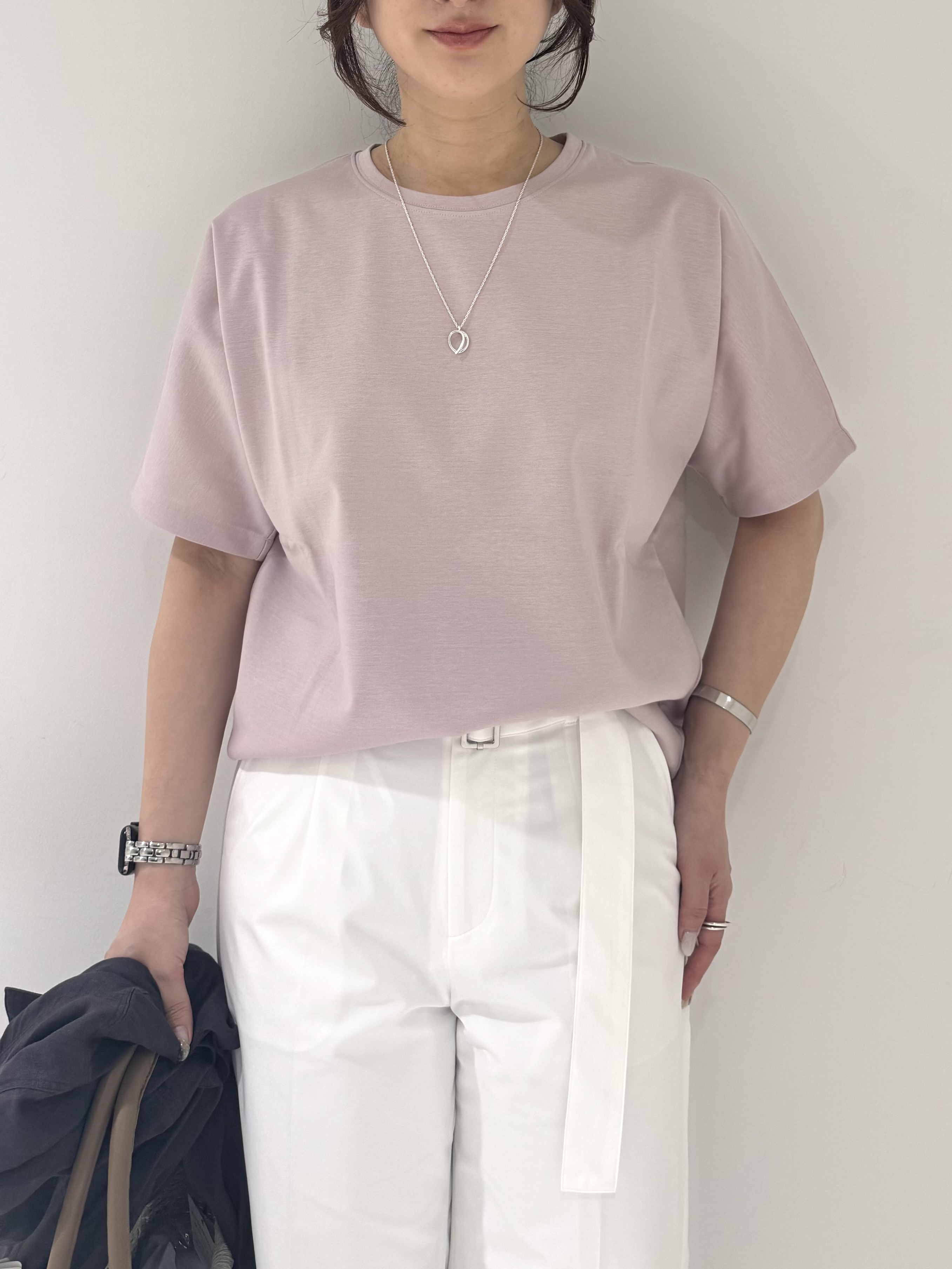 そんさんの「INDIVI｜【接触冷感／洗える／2WAY】ドロスト付 シアーシャンブレーシャツ」を使ったコーディネート