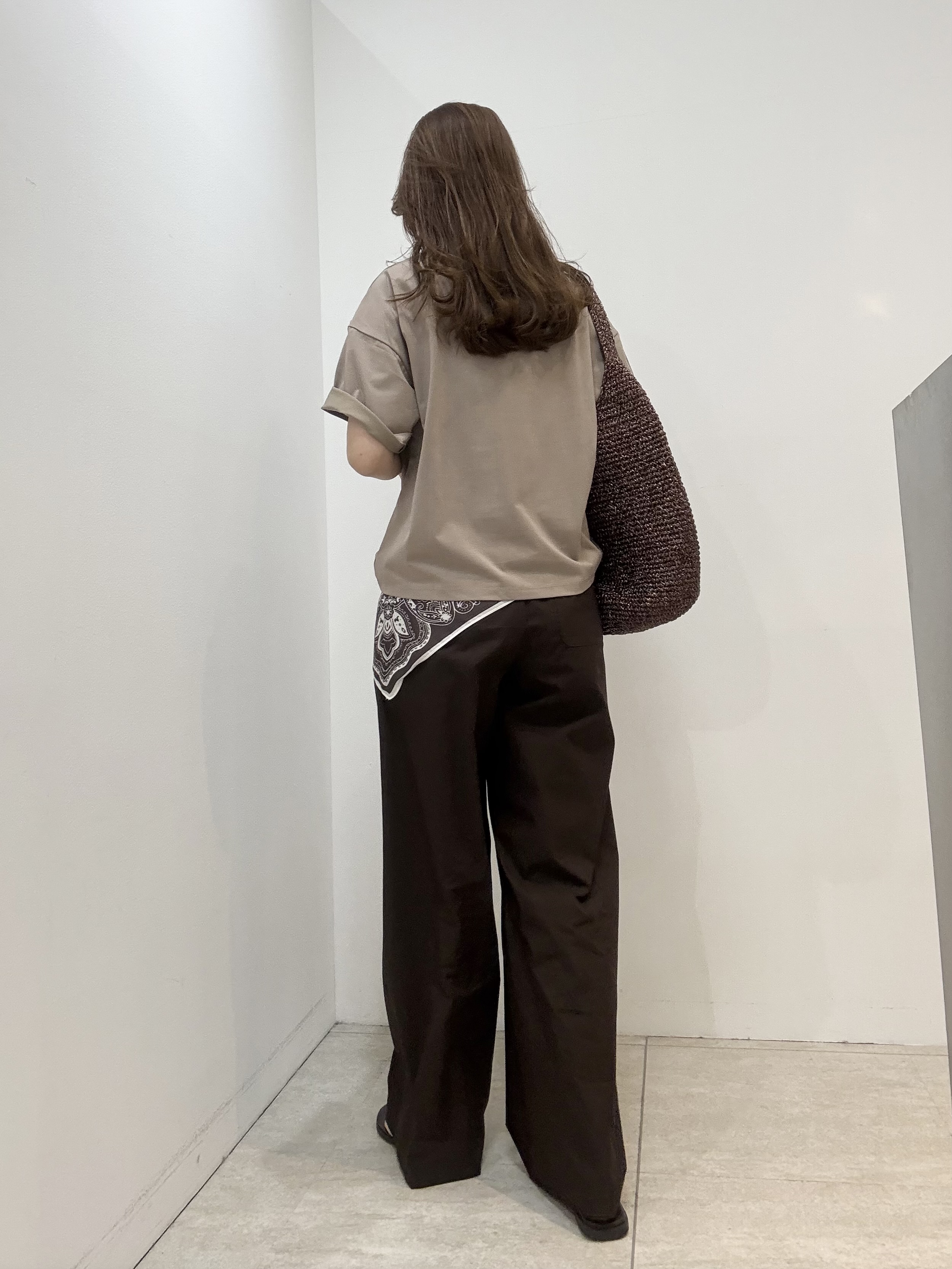 かなえさんの「UNTITLED｜コットンロゴTシャツ」を使ったコーディネート