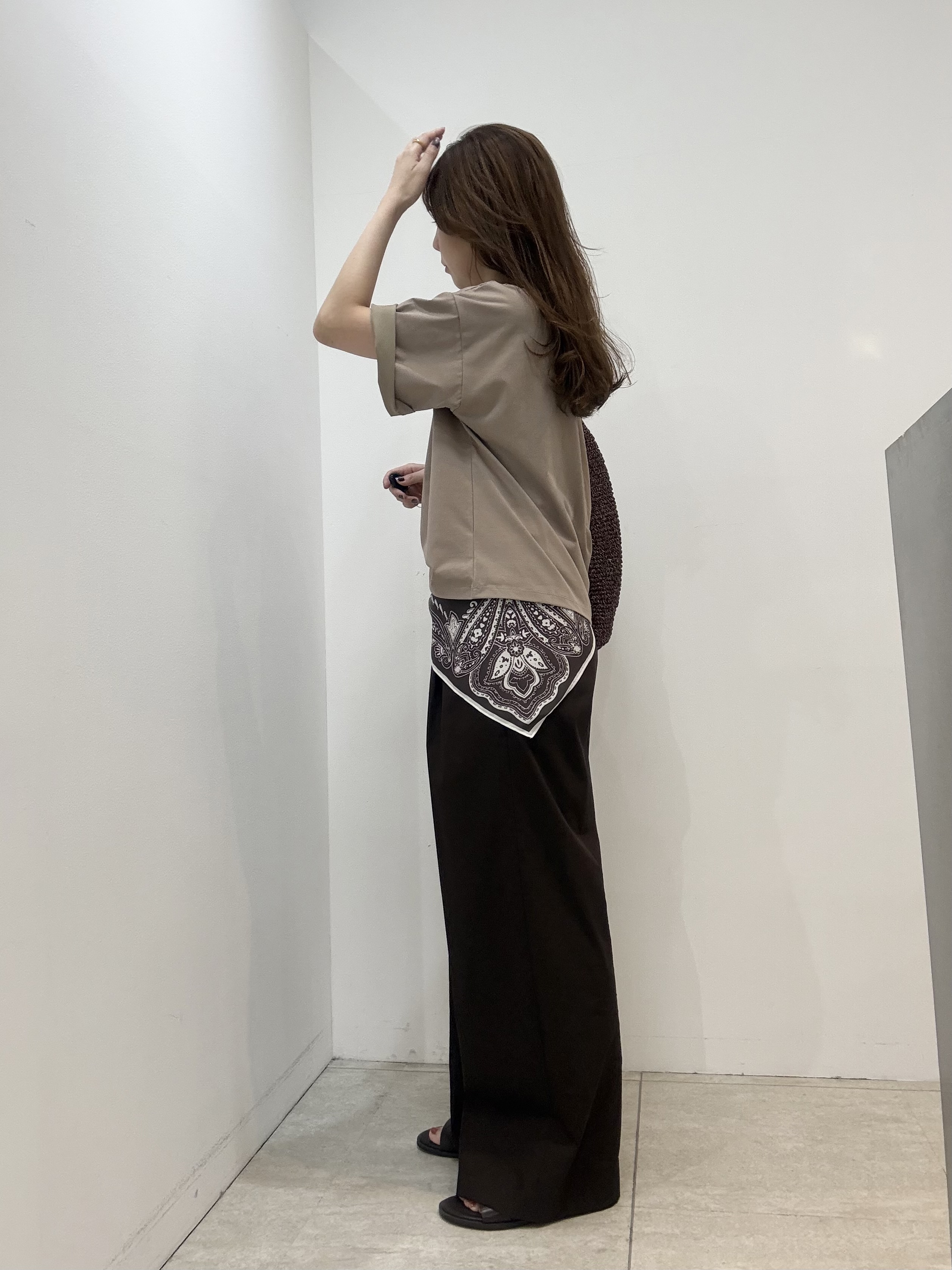 かなえさんの「UNTITLED｜コットンロゴTシャツ」を使ったコーディネート