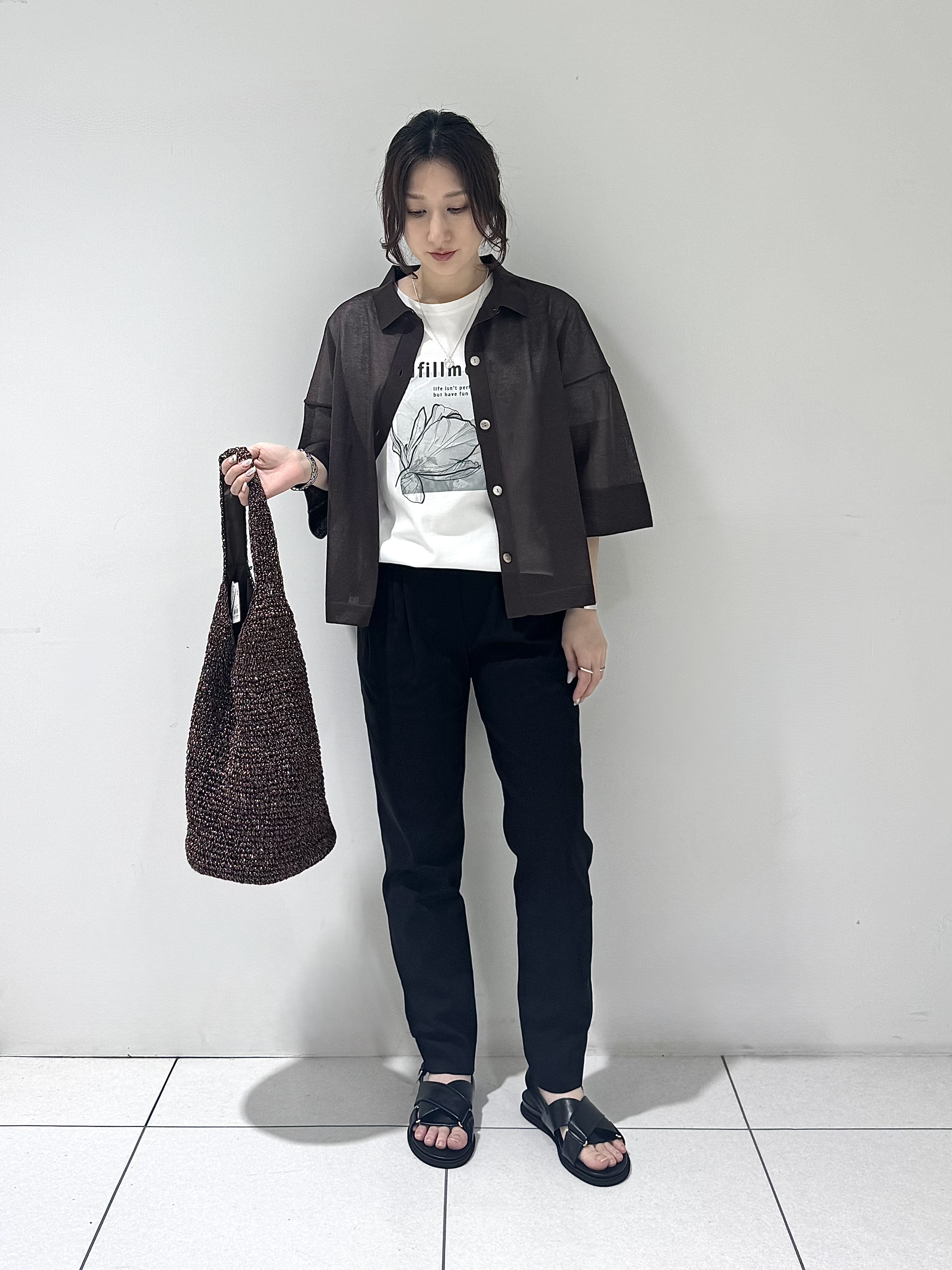 そんさんの「INDIVI｜【洗える／シアー】衿付きシャツライクニットカーディガン」を使ったコーディネート