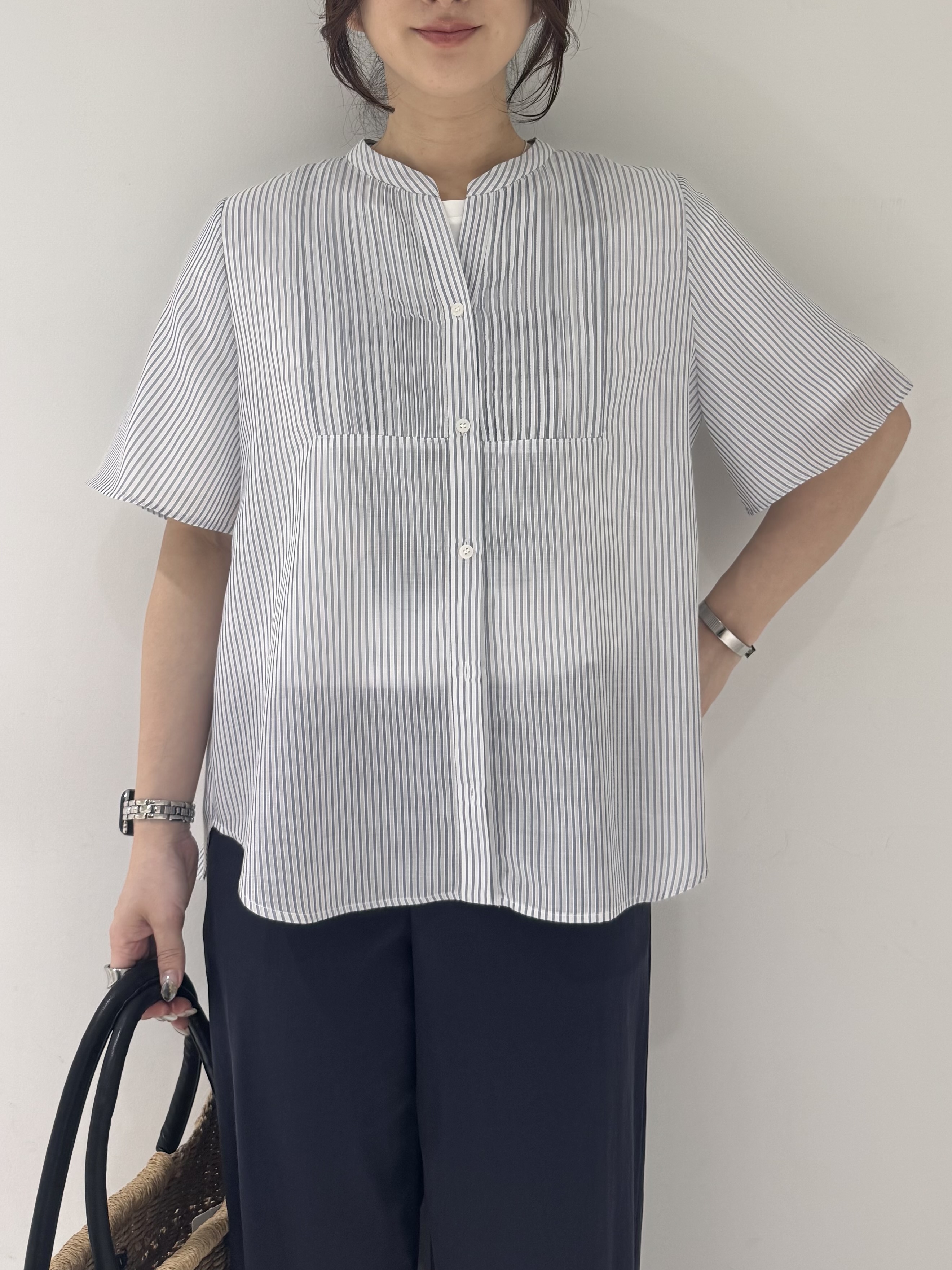 そんさんの「INDIVI｜【接触冷感/洗える】シアーシャンブレーピンタックブラウス」を使ったコーディネート