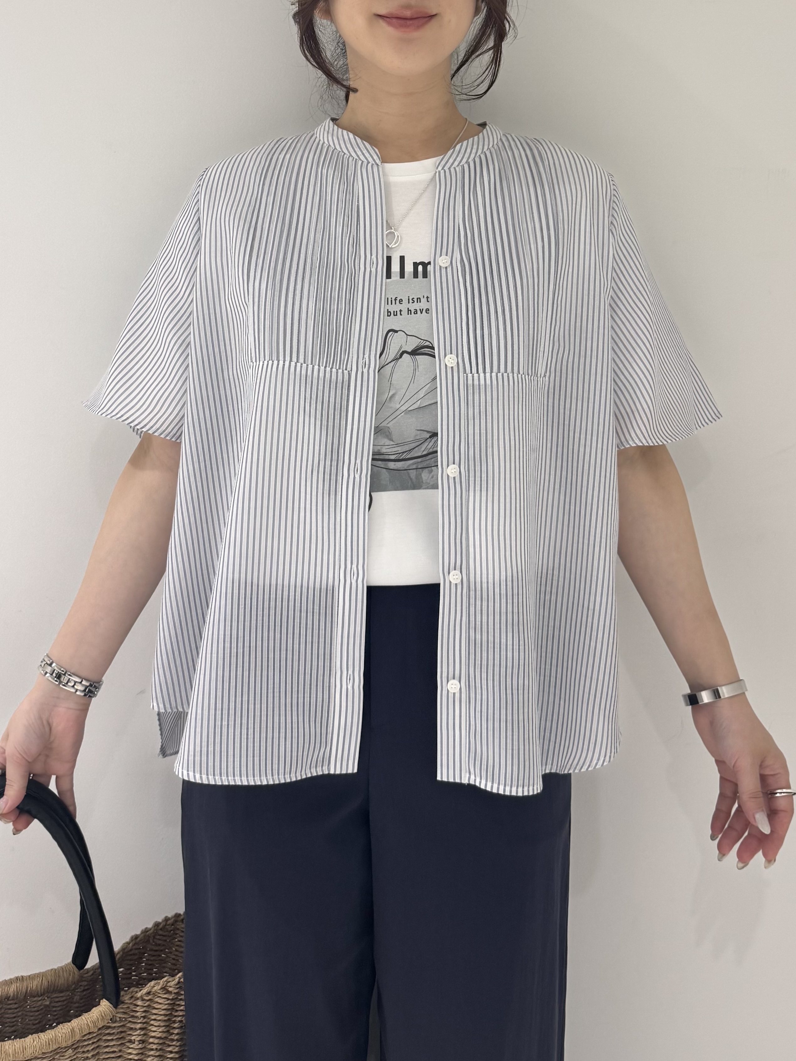 そんさんの「INDIVI｜【接触冷感/洗える】シアーシャンブレーピンタックブラウス」を使ったコーディネート