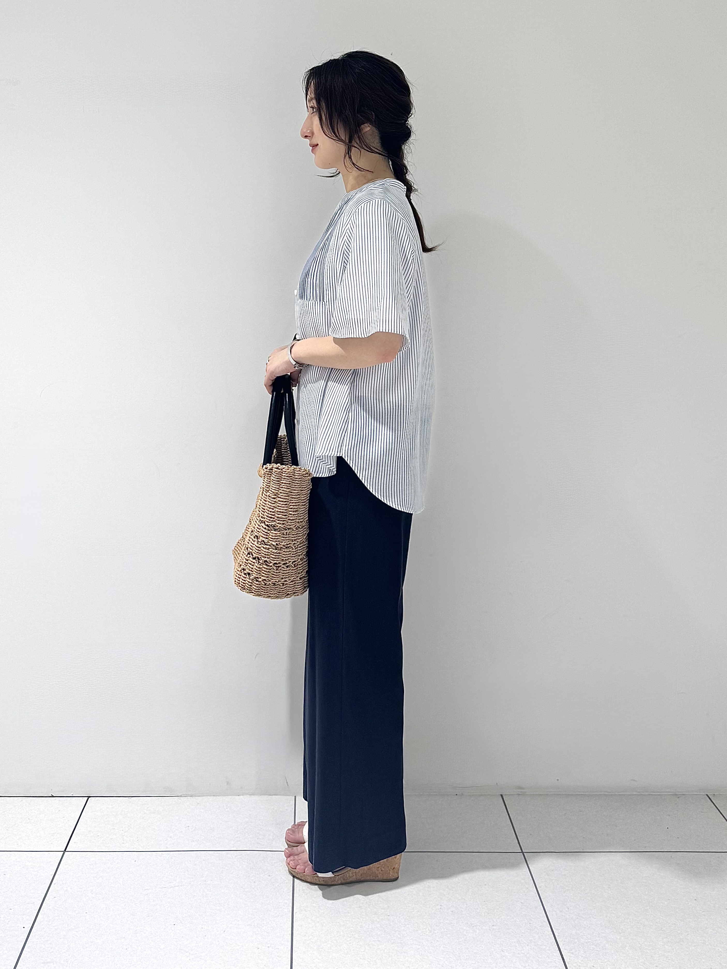 そんさんの「INDIVI｜【接触冷感/洗える】シアーシャンブレーピンタックブラウス」を使ったコーディネート