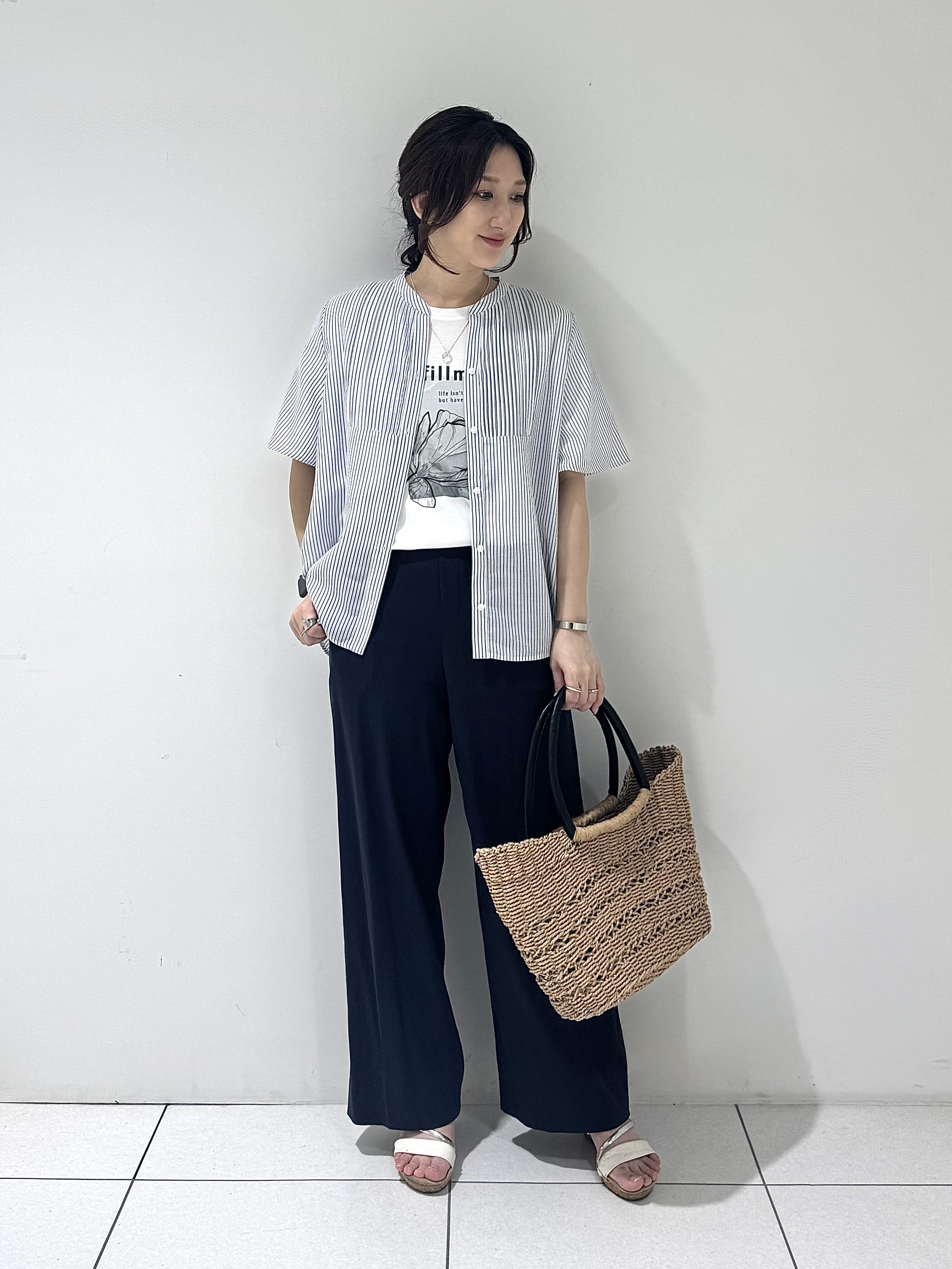 そんさんの「INDIVI｜【接触冷感/洗える】シアーシャンブレーピンタックブラウス」を使ったコーディネート