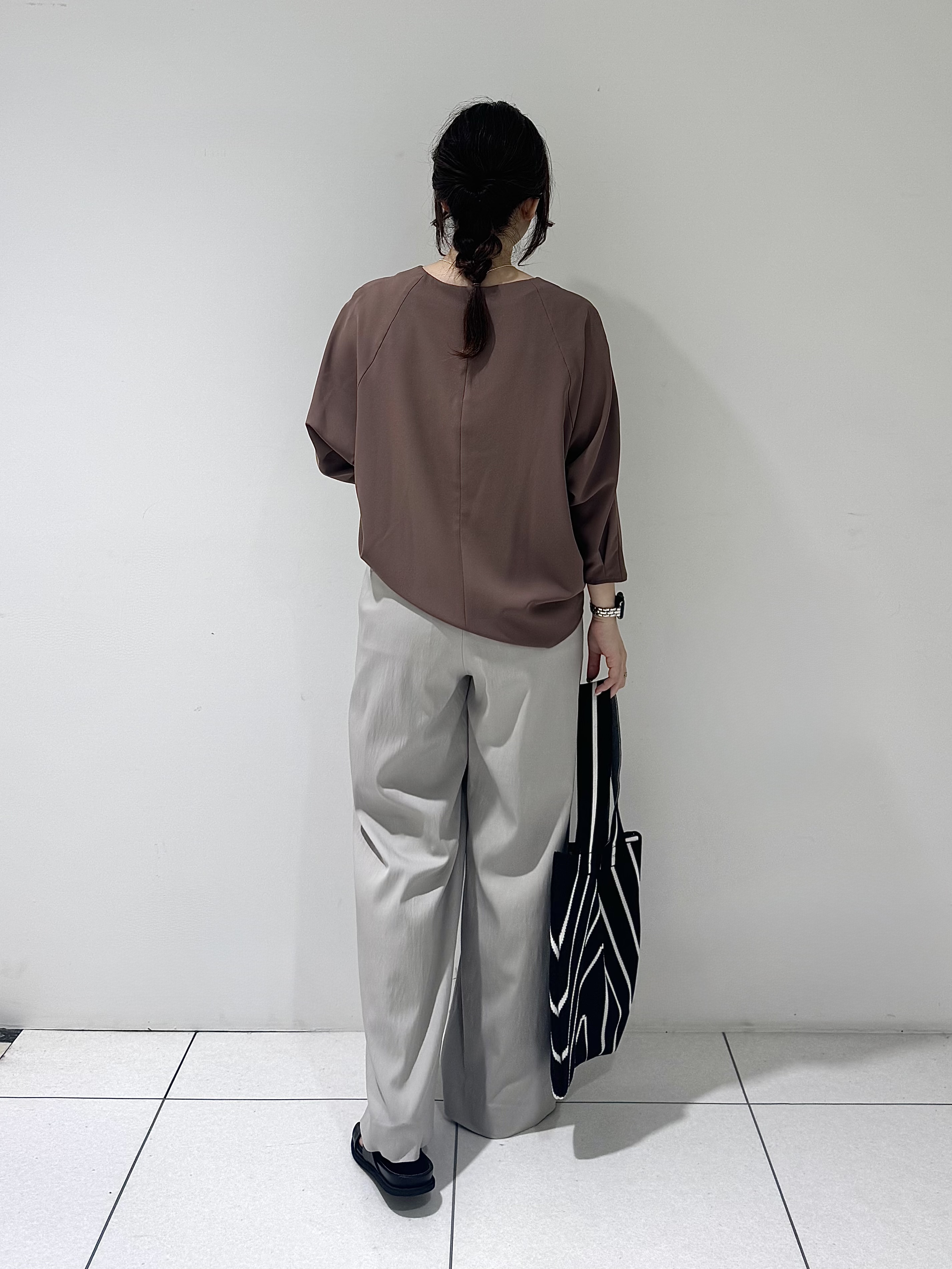 そんさんの「INDIVI｜【さらに軽く軽快！／着る日傘】ドルマントップス」を使ったコーディネート