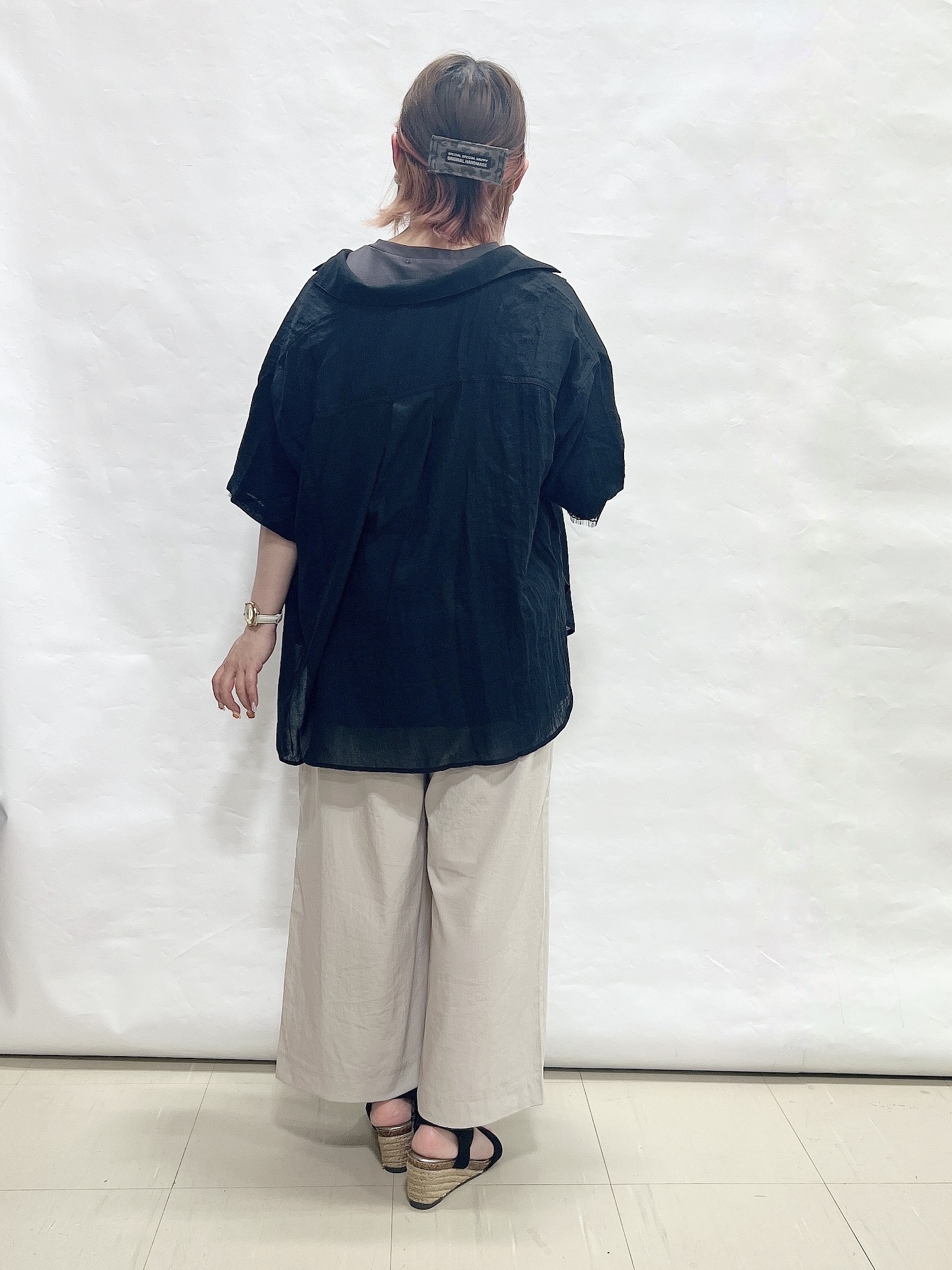YUIさんの「SHOO･LA･RUE｜【S-LL】ナチュラルに決まる 半袖シアーシャツジャケット」を使ったコーディネート