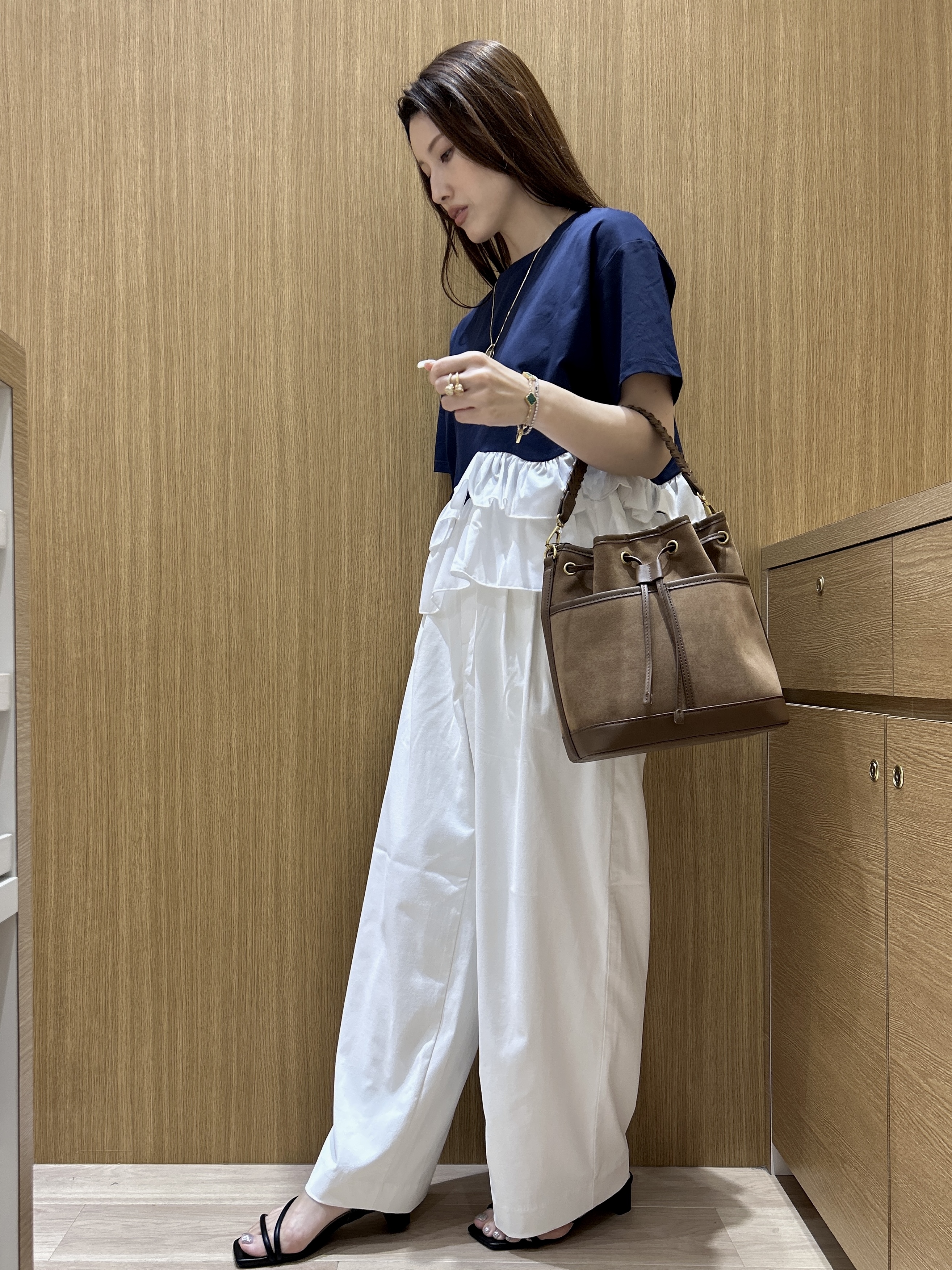 maiさんの「OPAQUE.CLIP｜裾フリルドッキングTシャツ【洗濯機OK】」を使ったコーディネート