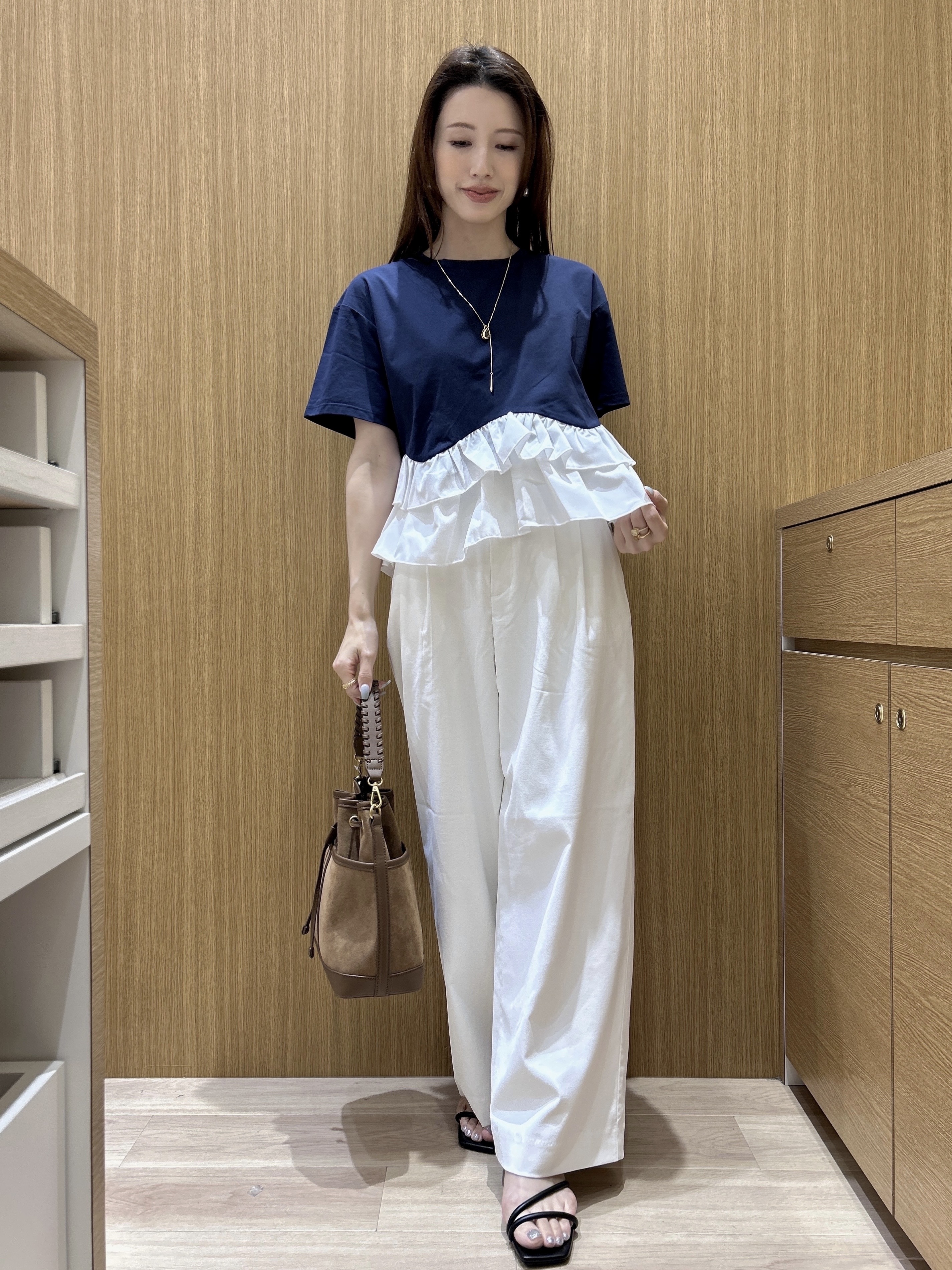maiさんの「OPAQUE.CLIP｜裾フリルドッキングTシャツ【洗濯機OK】」を使ったコーディネート