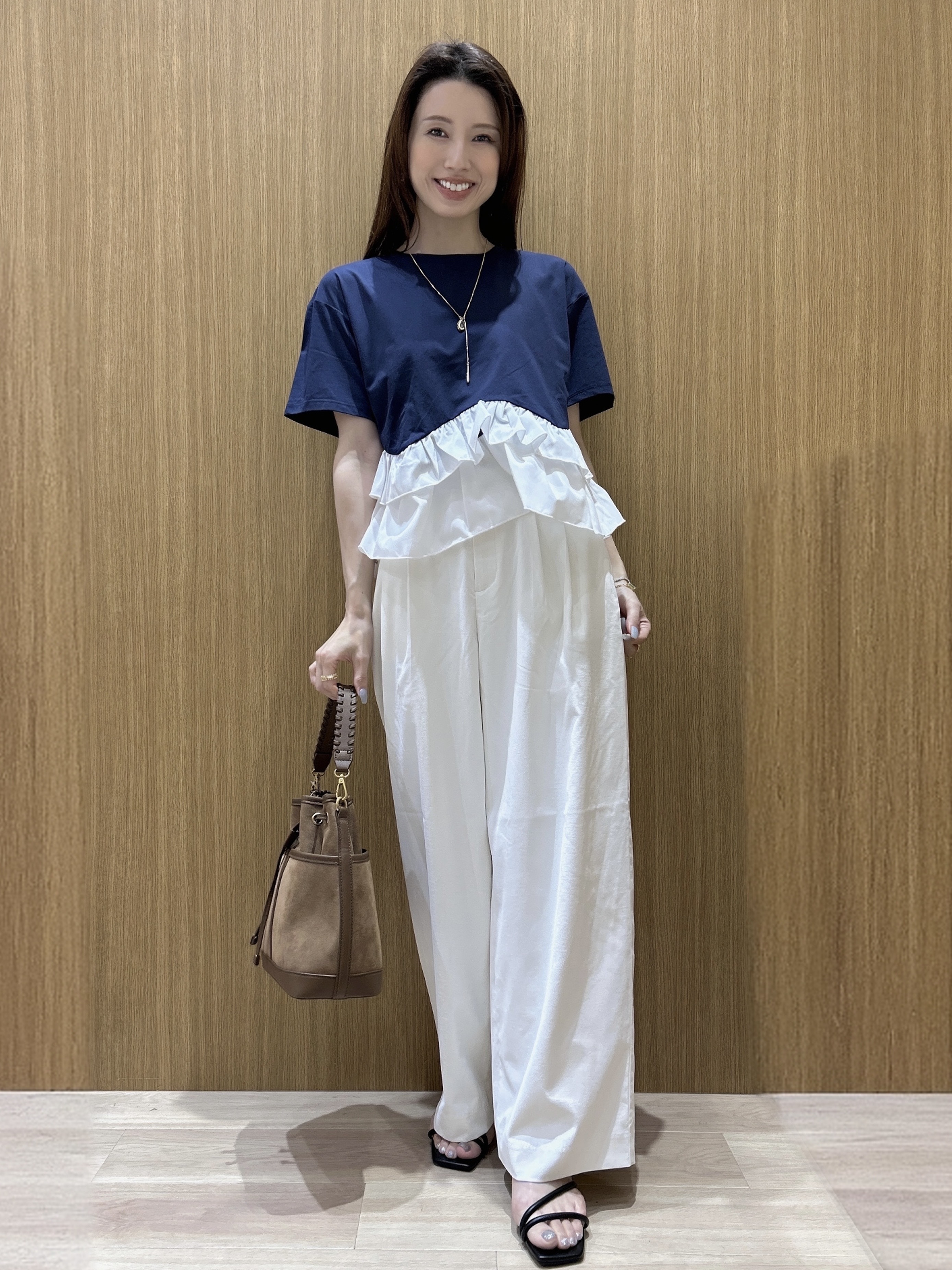 maiさんの「OPAQUE.CLIP｜裾フリルドッキングTシャツ【洗濯機OK】」を使ったコーディネート