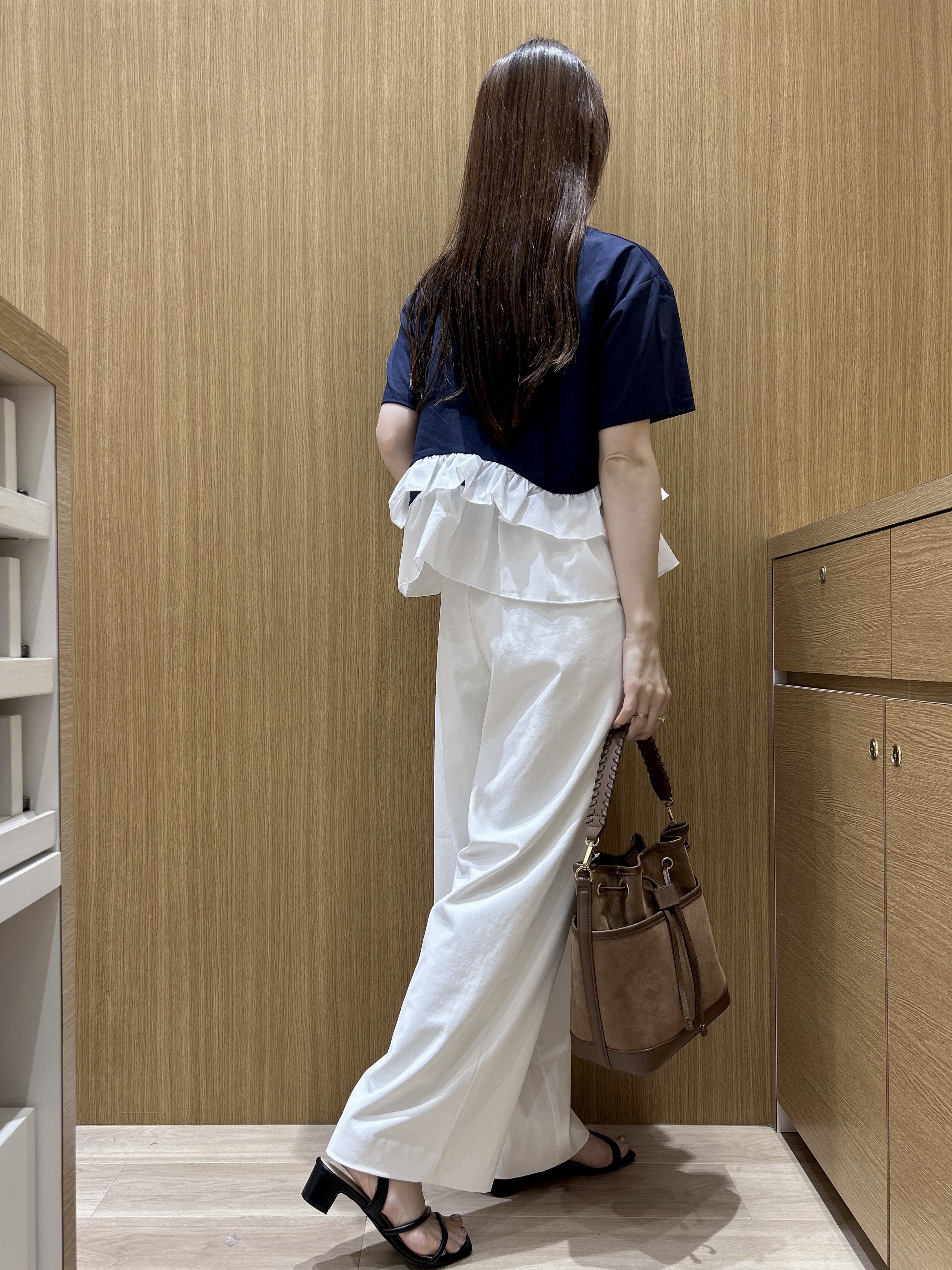 maiさんの「OPAQUE.CLIP｜裾フリルドッキングTシャツ【洗濯機OK】」を使ったコーディネート