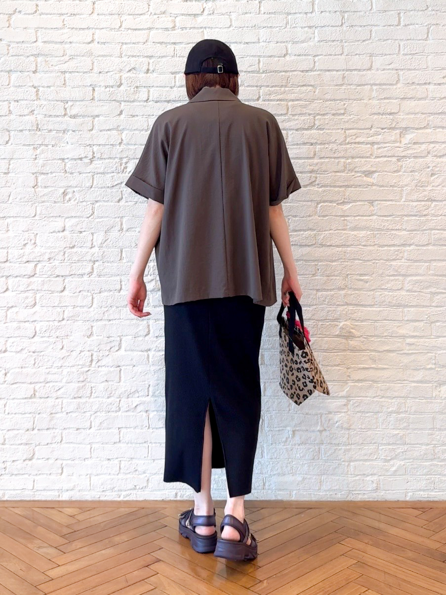 𝐜𝐡𝐢𝐤𝐚さんの「SHOO･LA･RUE｜【高レビュー/洗濯機可/セットアップ可】軽凛(かろりん) ひんやり半袖ジャケット」を使ったコーディネート