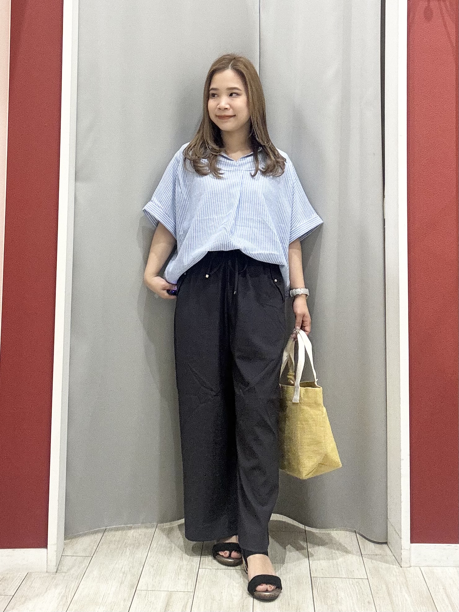 shioさんの「SHOO･LA･RUE｜【ひんやり/UV】インせず着られる フレンチリネンスキッパーシャツ」を使ったコーディネート