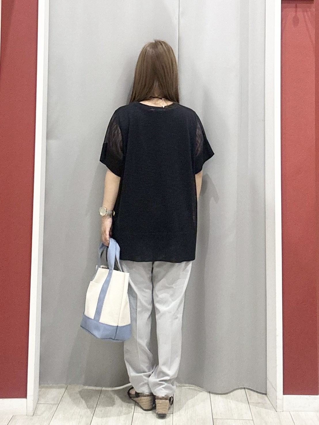 shioさんの「SHOO･LA･RUE｜【2点セット/S-LL/体型カバー】大人のこなれレイヤード シアーニット+タンクトップ」を使ったコーディネート