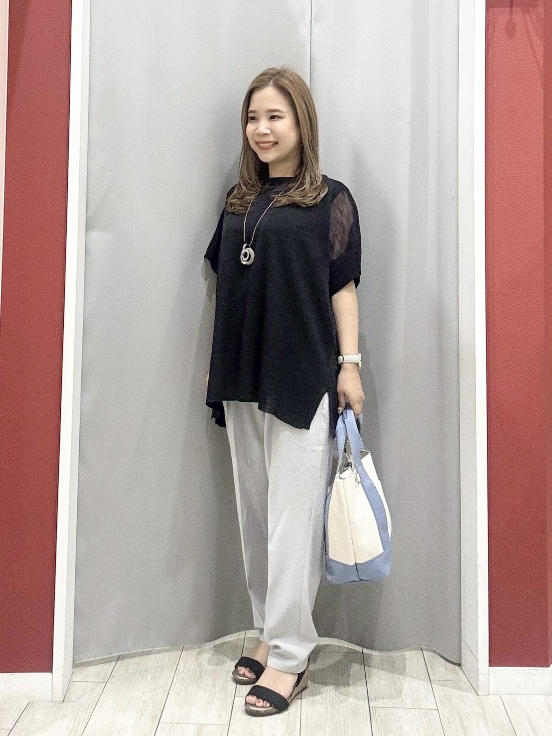shioさんの「SHOO･LA･RUE｜【2点セット/S-LL/体型カバー】大人のこなれレイヤード シアーニット+タンクトップ」を使ったコーディネート