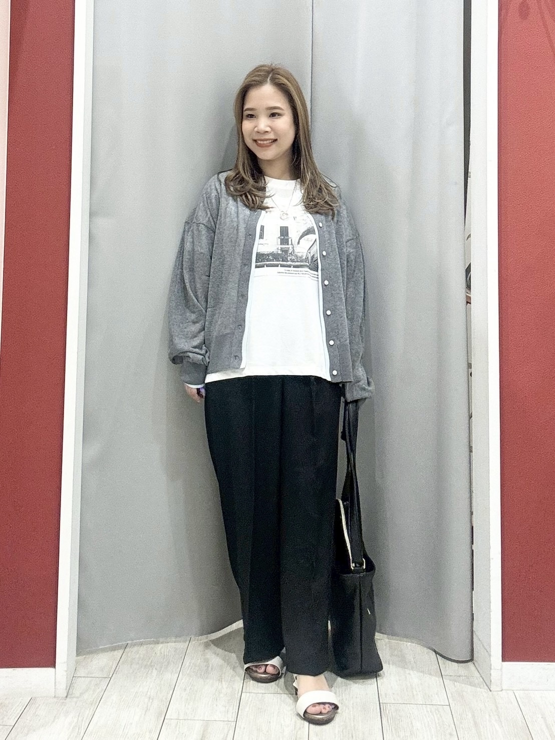 shioさんの「SHOO･LA･RUE｜【S-LL/洗濯機可】1枚でこなれ見え 配色シアーカーディガン」を使ったコーディネート
