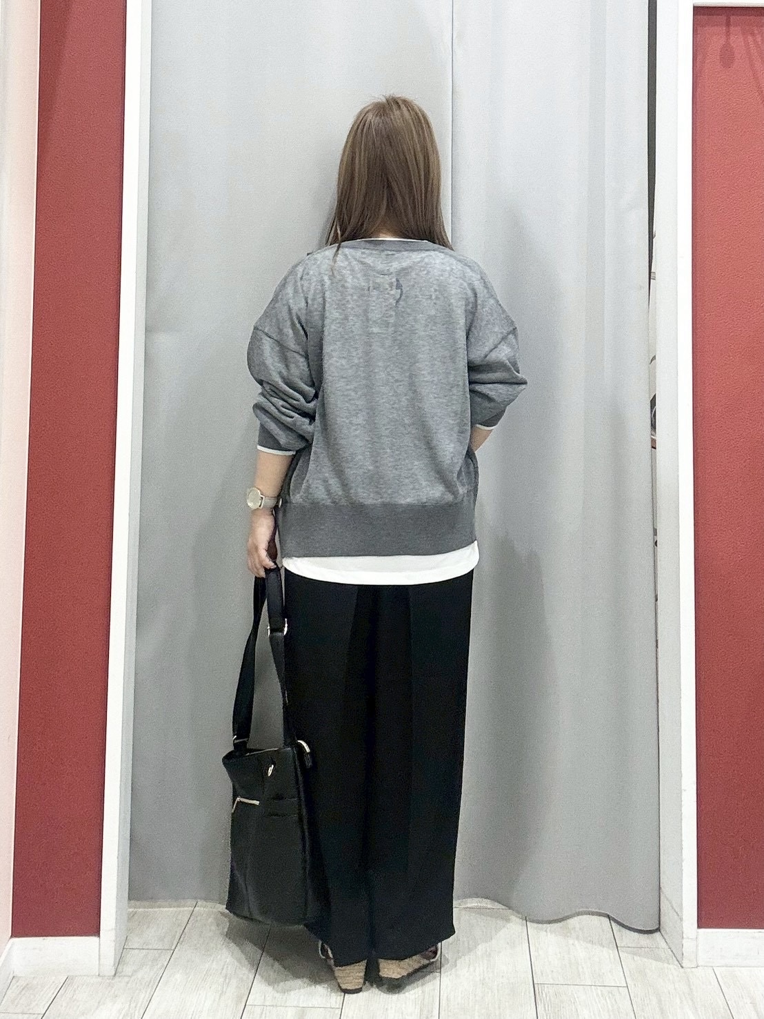 shioさんの「SHOO･LA･RUE｜【S-LL/洗濯機可】1枚でこなれ見え 配色シアーカーディガン」を使ったコーディネート