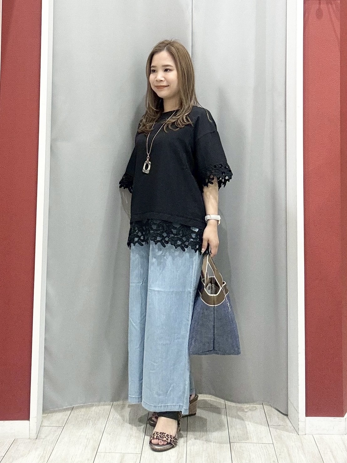 shioさんの「SHOO･LA･RUE｜【ひんやり/洗濯後しわになりにくい/S-LL】コーデの主役になる レース付きブラウス」を使ったコーディネート