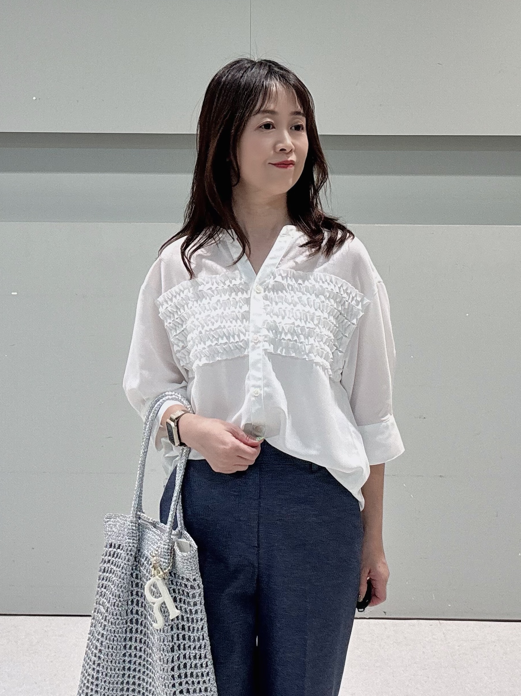 makiさんの「UNTITLED｜【接触冷感/通気性/洗える】フロントフリルブラウス」を使ったコーディネート