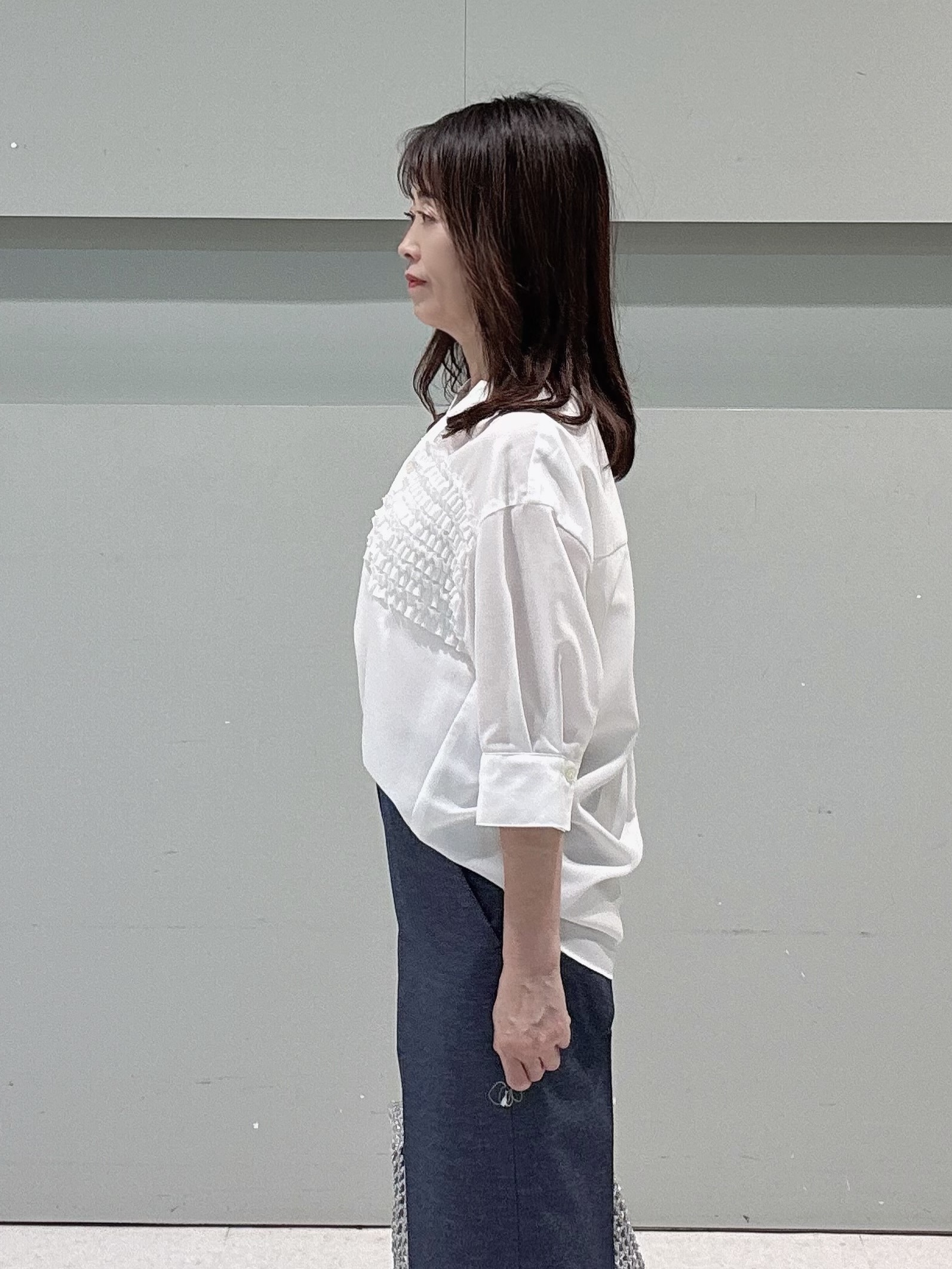 makiさんの「UNTITLED｜【接触冷感/通気性/洗える】フロントフリルブラウス」を使ったコーディネート