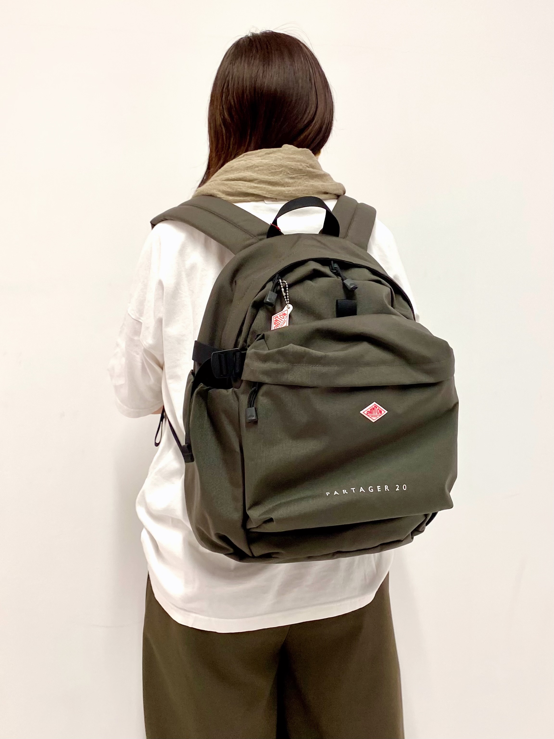 Sawaguchiさんの「DRESSTERIOR｜MADRAS（マドラス）薄手大判ストール」を使ったコーディネート