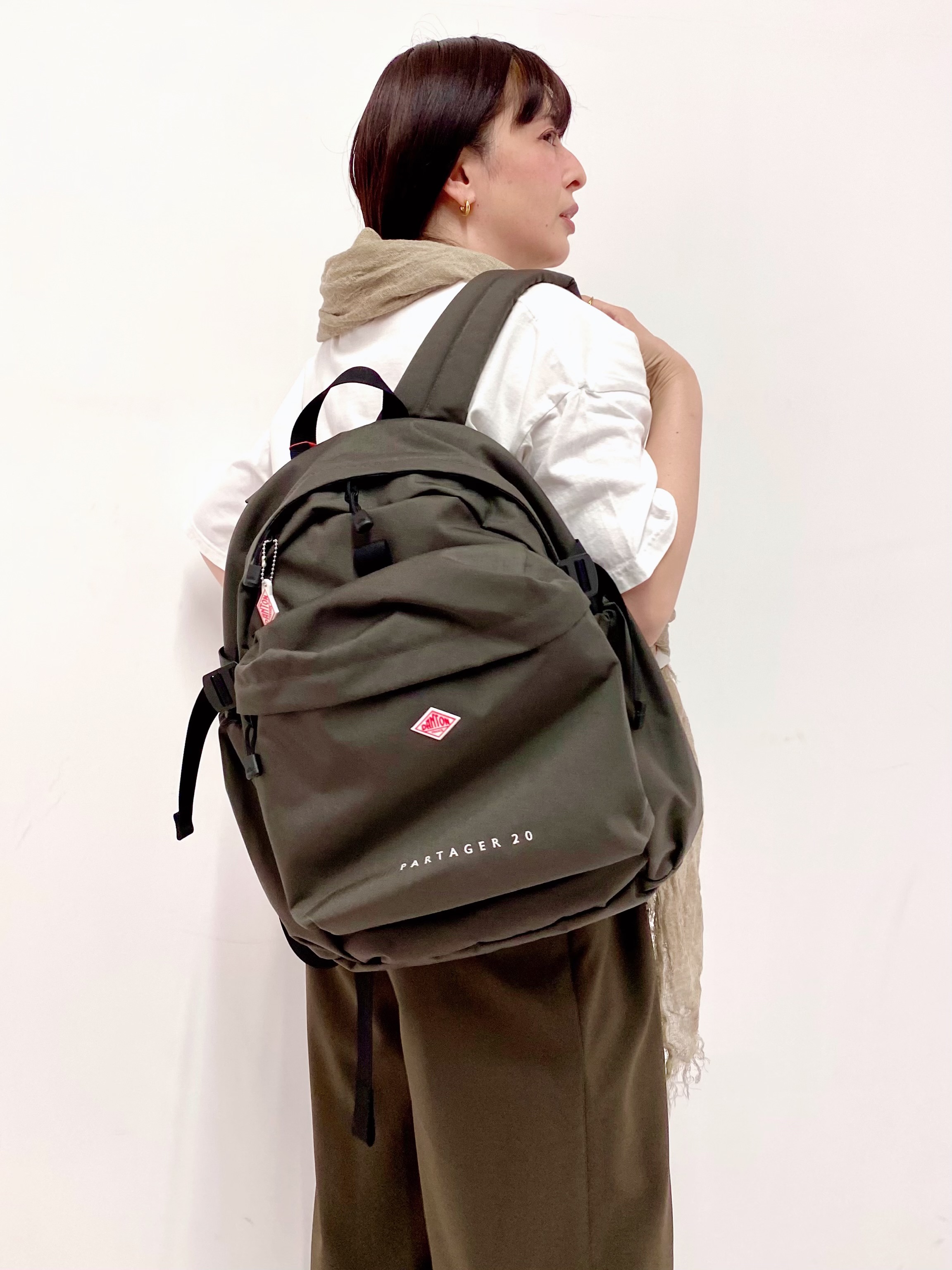 Sawaguchiさんの「DRESSTERIOR｜MADRAS（マドラス）薄手大判ストール」を使ったコーディネート