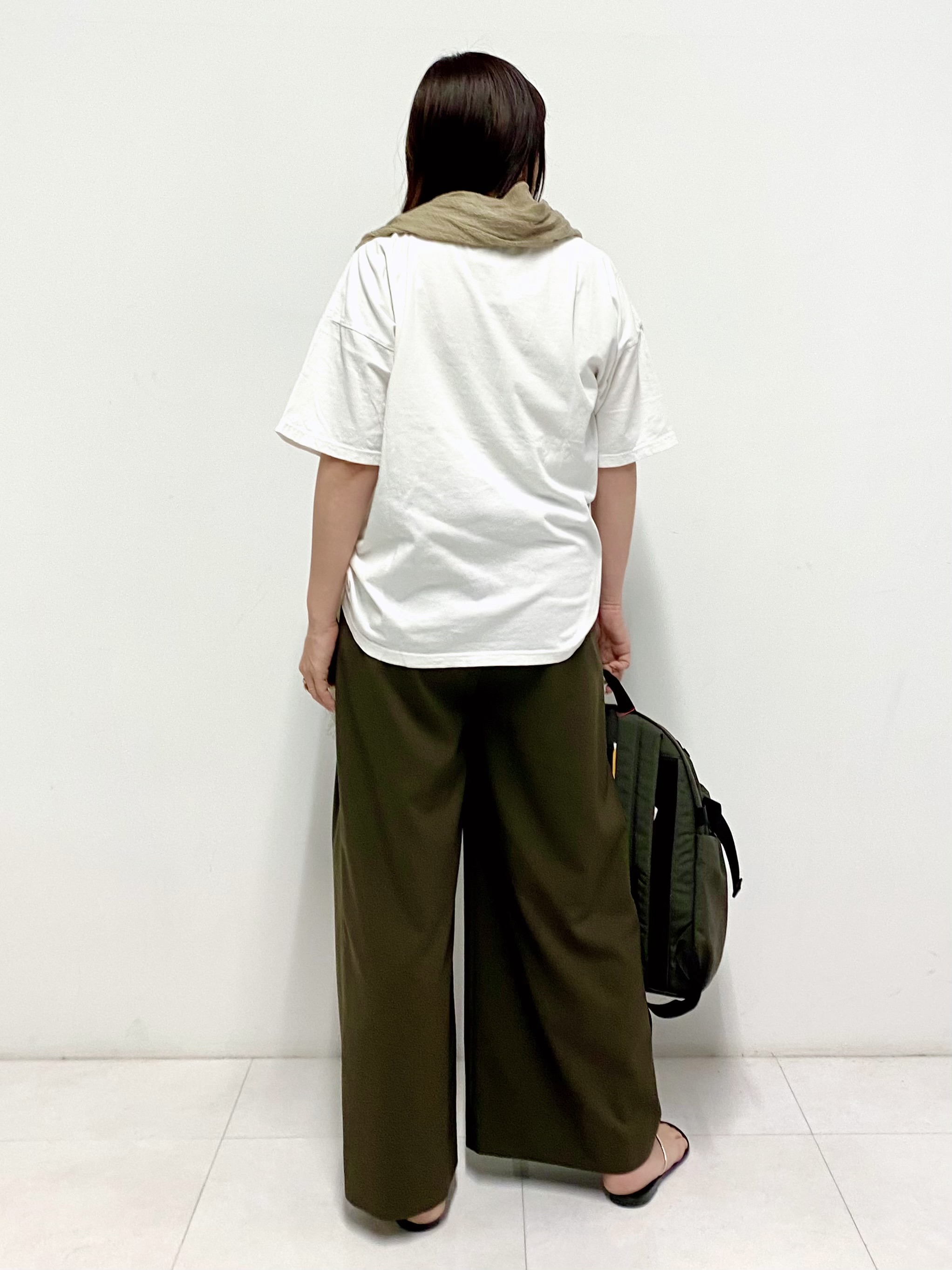 Sawaguchiさんの「DRESSTERIOR｜MADRAS（マドラス）薄手大判ストール」を使ったコーディネート