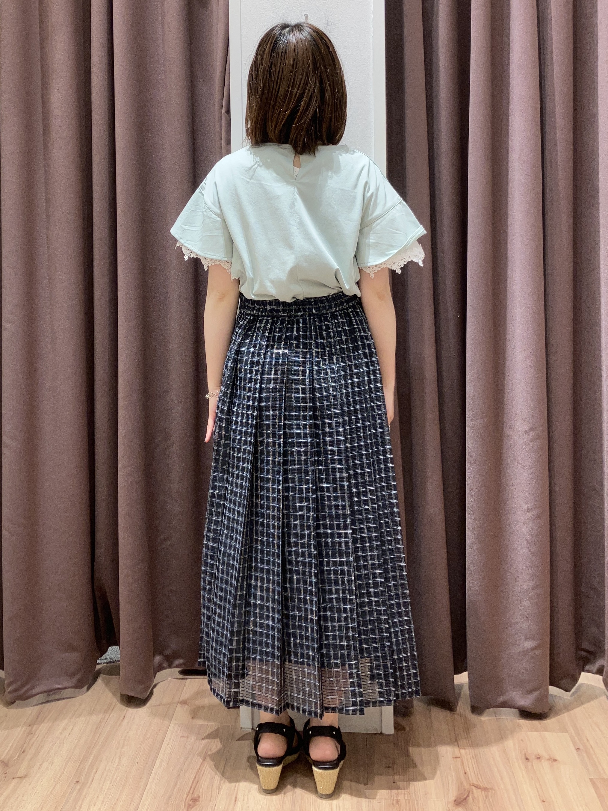 みちゃさんの「grove｜【二の腕カバー、UV/ひんやり】涼しく華やかに、レースレイヤードスリーブTシャツ」を使ったコーディネート
