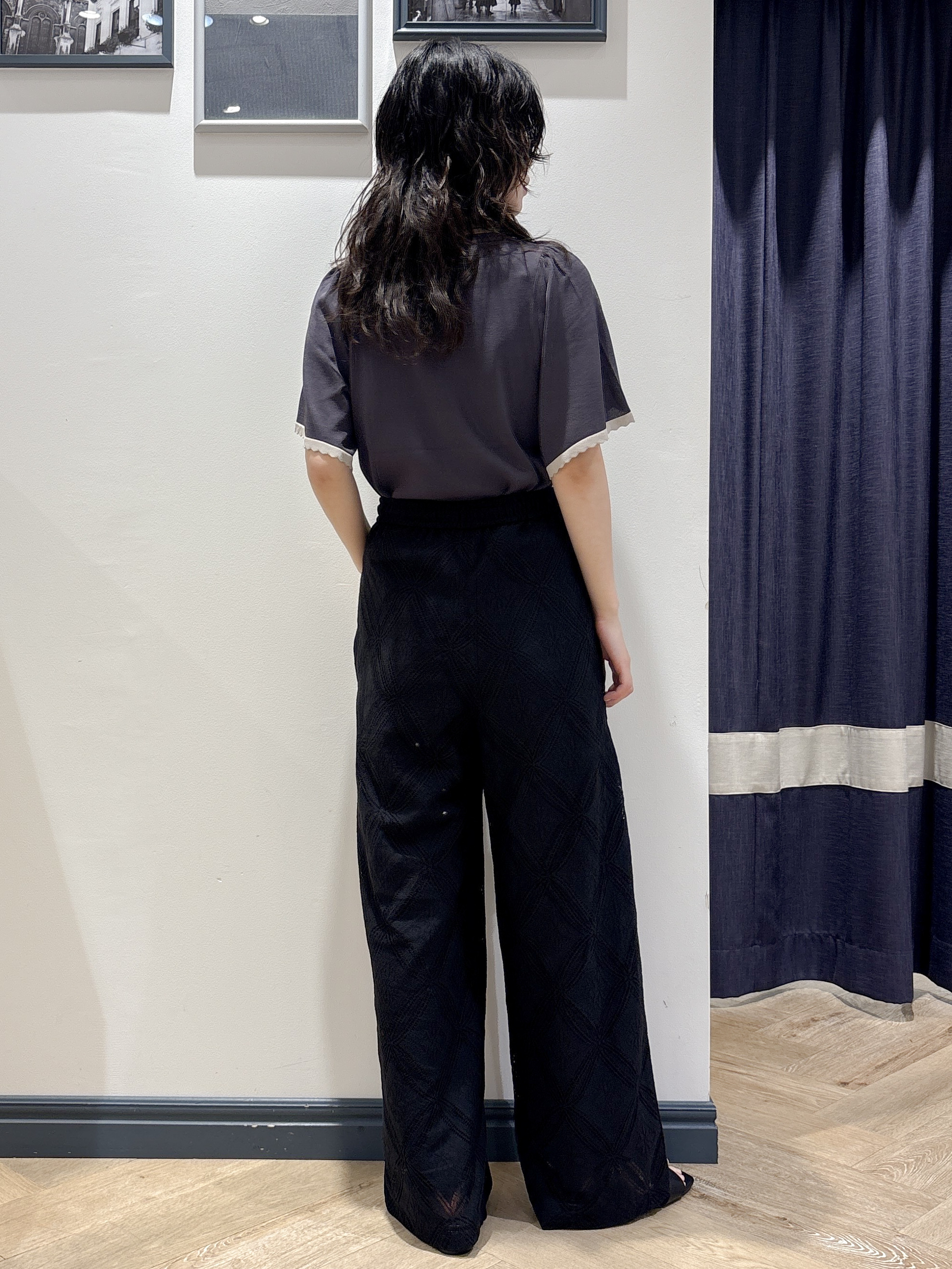 ayakaさんの「grove｜高評価！【シリーズ累計36万枚！名品ニット】やわらかドライタッチ スカラップスリーブニット」を使ったコーディネート