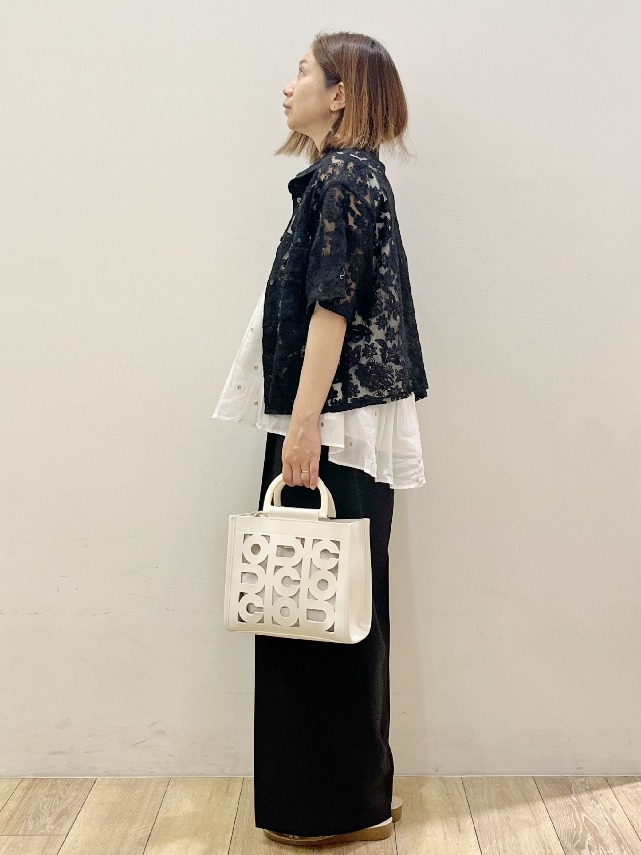 kcさんの「OPAQUE.CLIP｜フラワー刺繍シアーシャツ【洗濯機OK／イージーアイロン】」を使ったコーディネート
