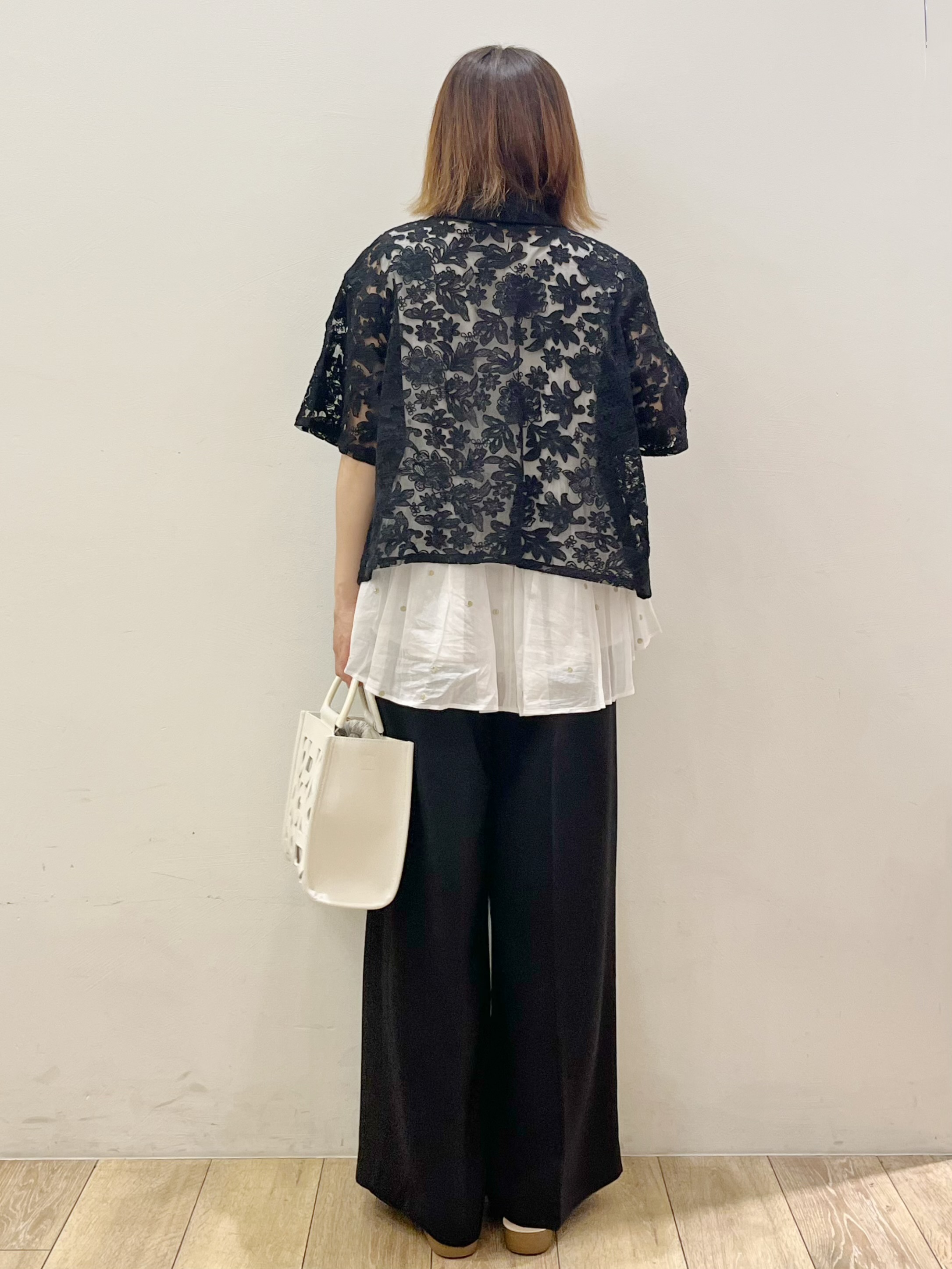 kcさんの「OPAQUE.CLIP｜フラワー刺繍シアーシャツ【洗濯機OK／イージーアイロン】」を使ったコーディネート