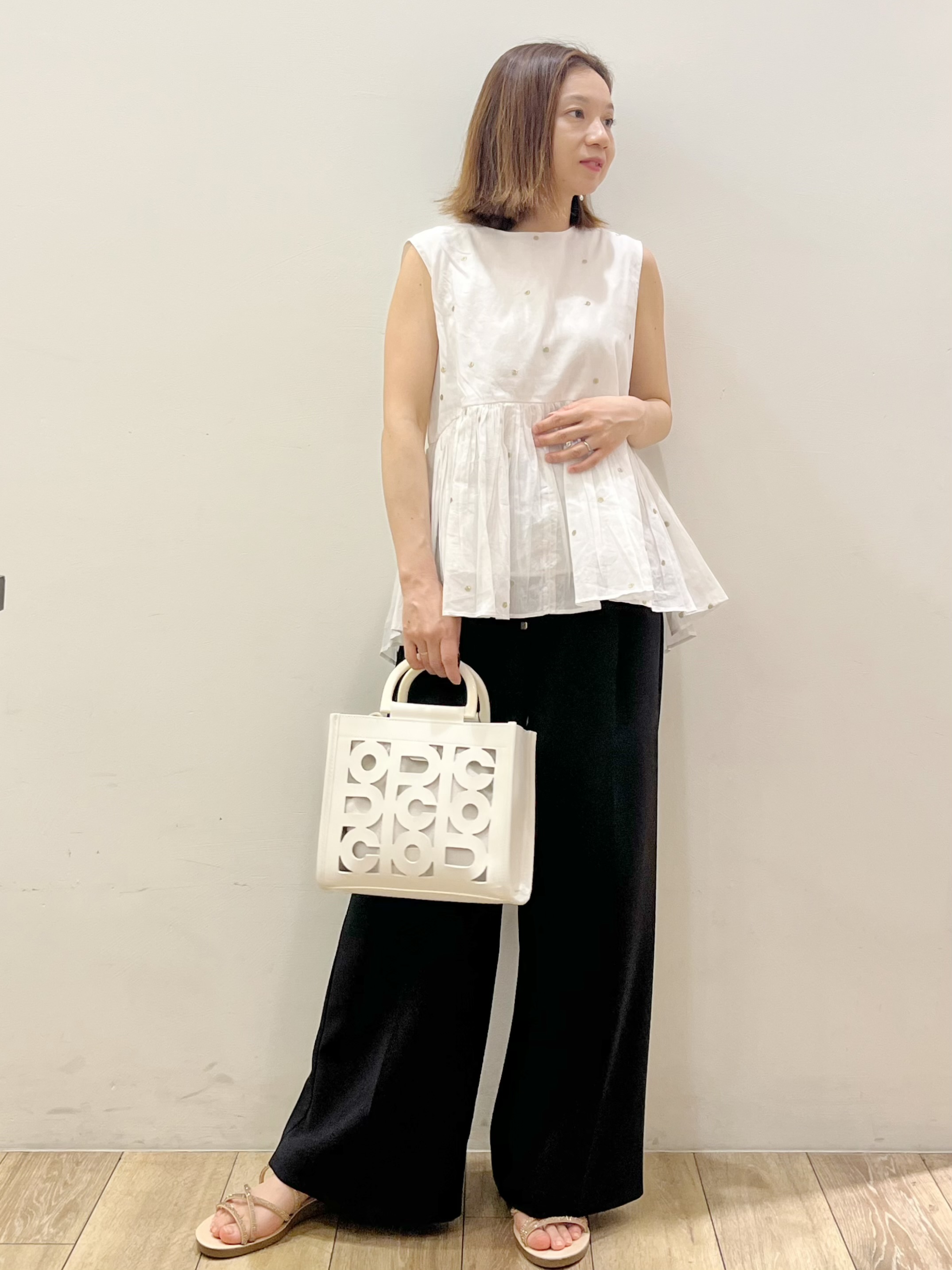 kcさんの「OPAQUE.CLIP｜ラメドット刺繍ペプラムブラウス【洗える】」を使ったコーディネート