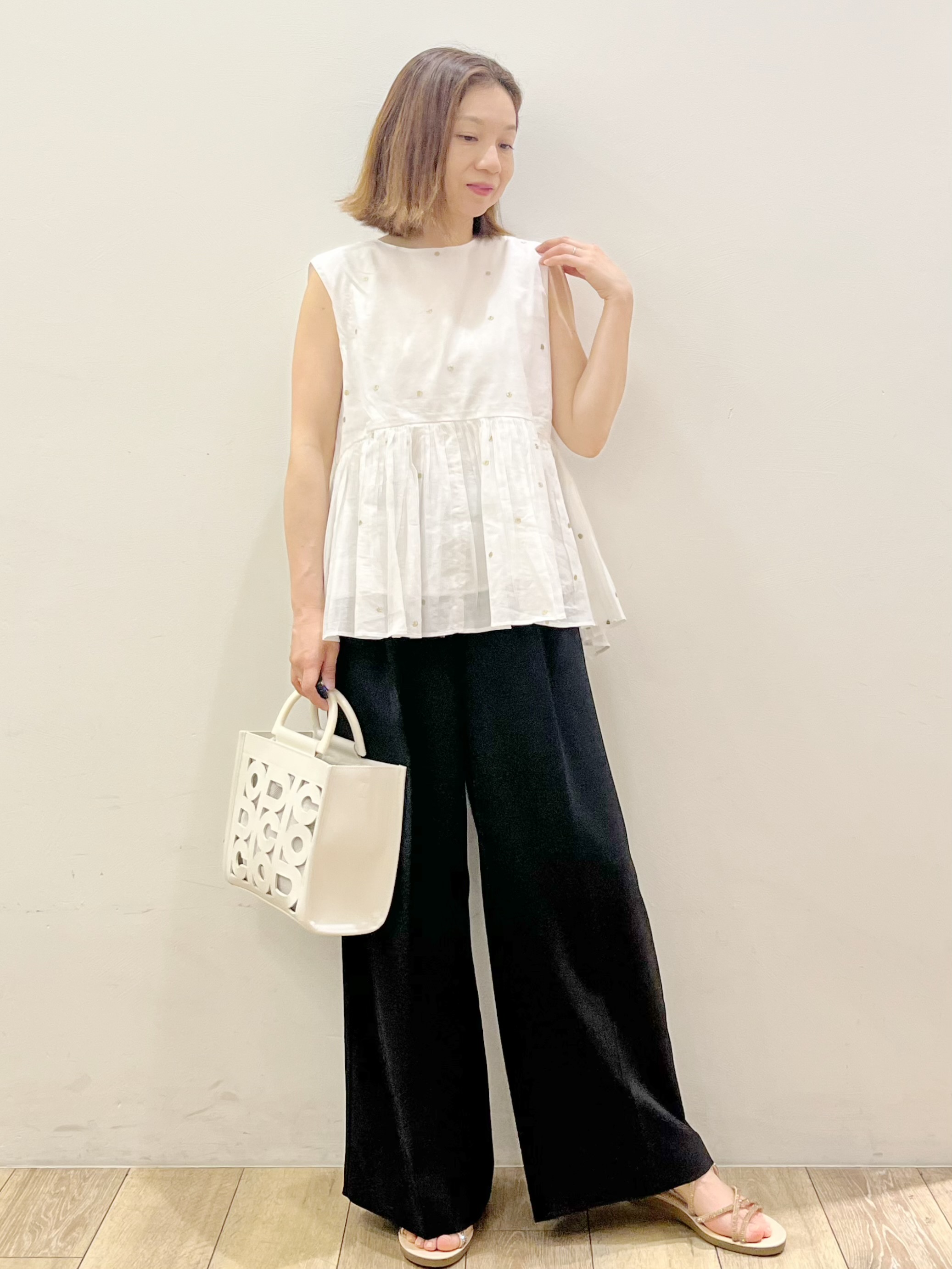 kcさんの「OPAQUE.CLIP｜ラメドット刺繍ペプラムブラウス【洗える】」を使ったコーディネート