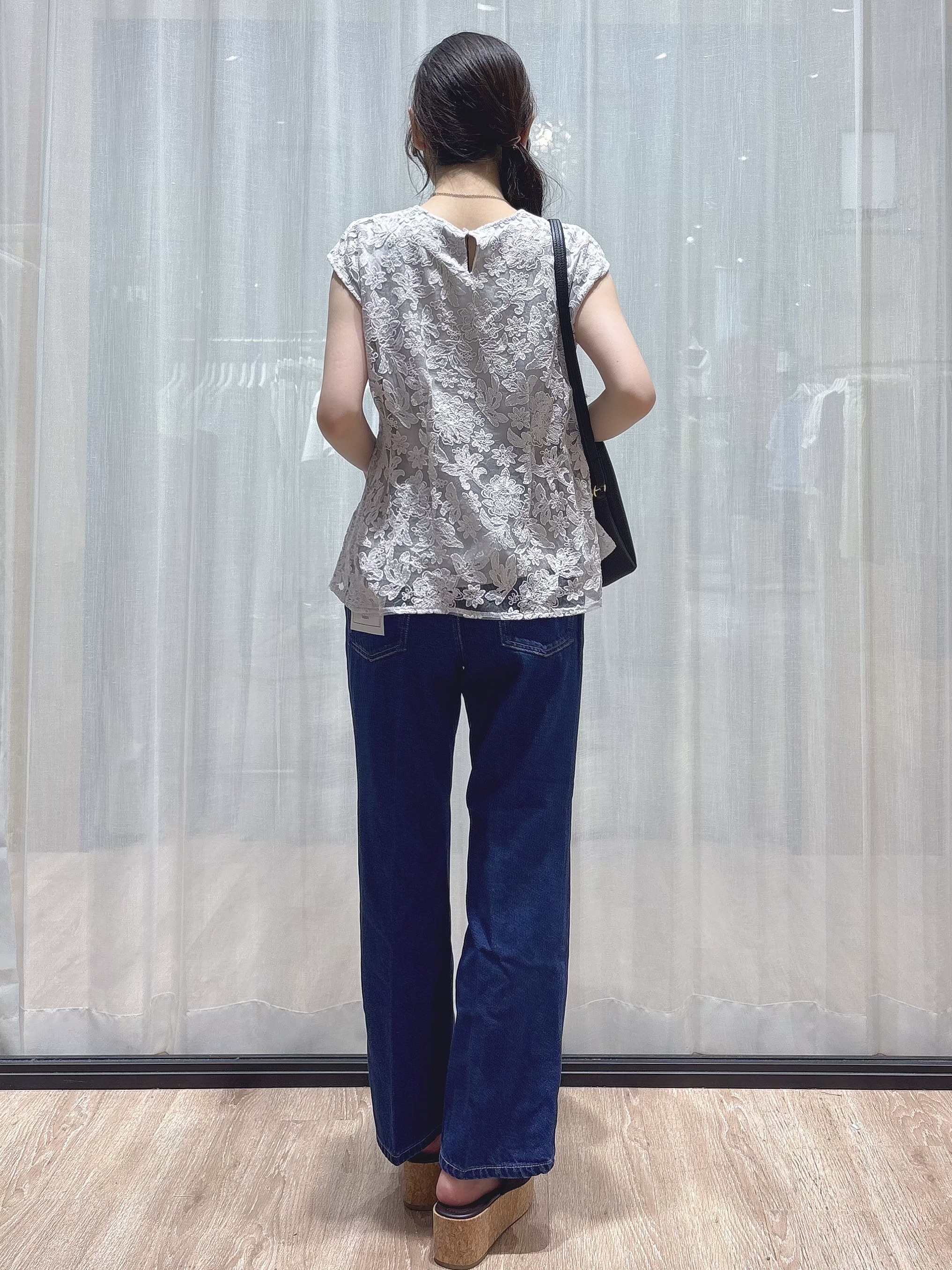ぞうげさんの「OPAQUE.CLIP｜シアーフラワー刺繍ペプラムブラウス【イージーアイロン／洗濯機OK】」を使ったコーディネート