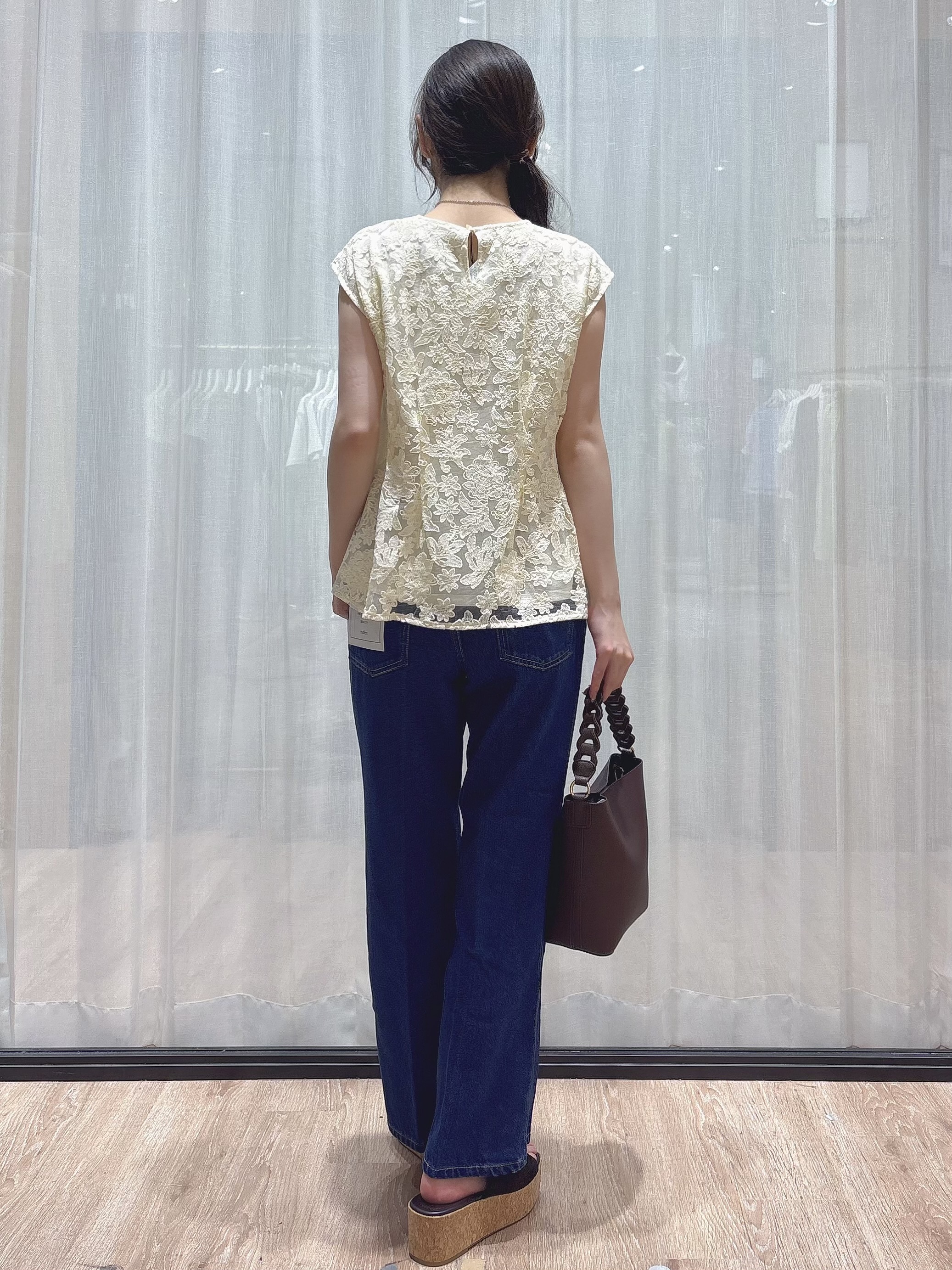 ぞうげさんの「OPAQUE.CLIP｜シアーフラワー刺繍ペプラムブラウス【イージーアイロン／洗濯機OK】」を使ったコーディネート