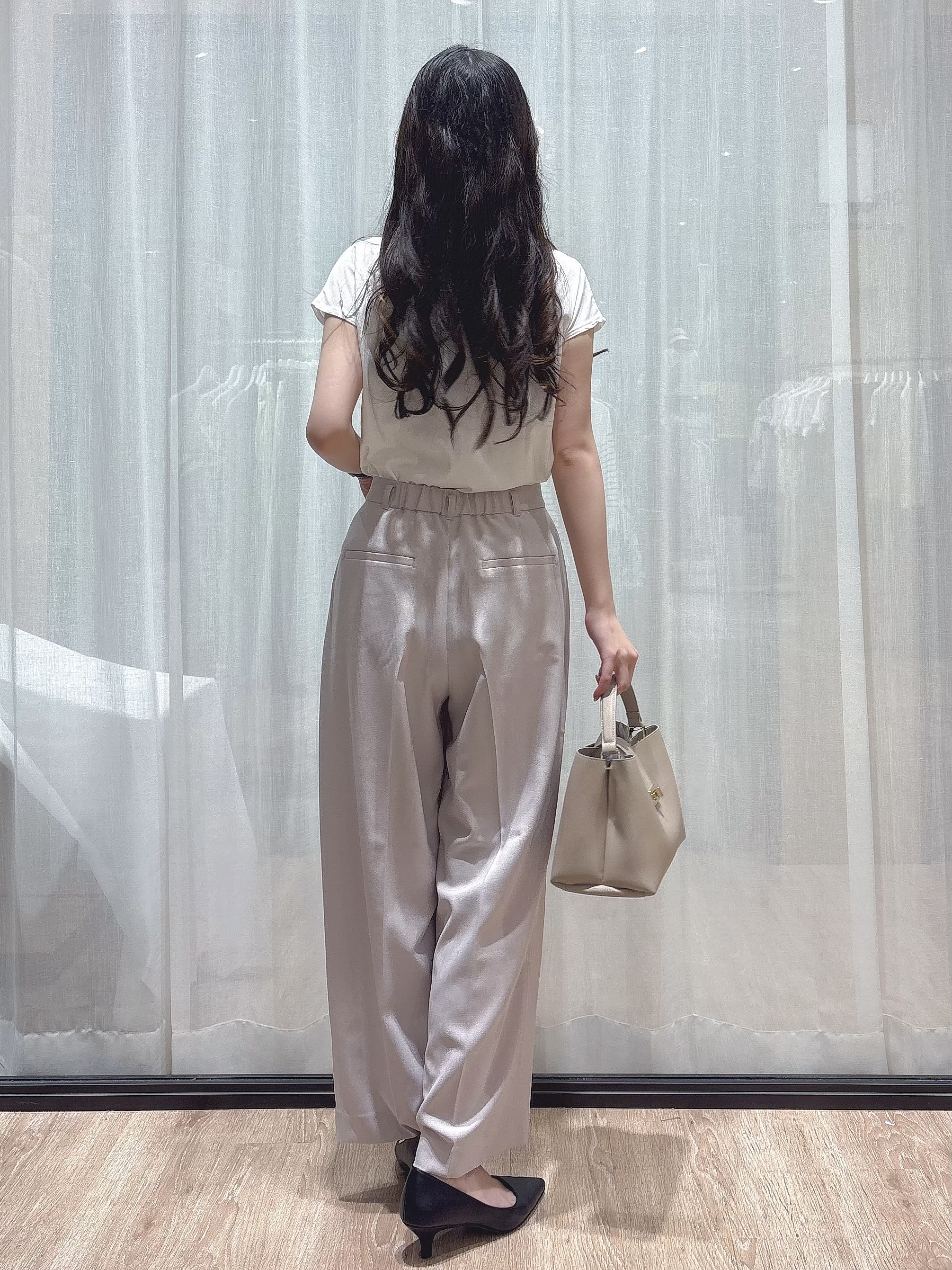 ぞうげさんの「OPAQUE.CLIP｜【接触冷感】ビジューキーネックフレンチトップス《UVケア／洗濯機OK／XS～3L／8col》」を使ったコーディネート
