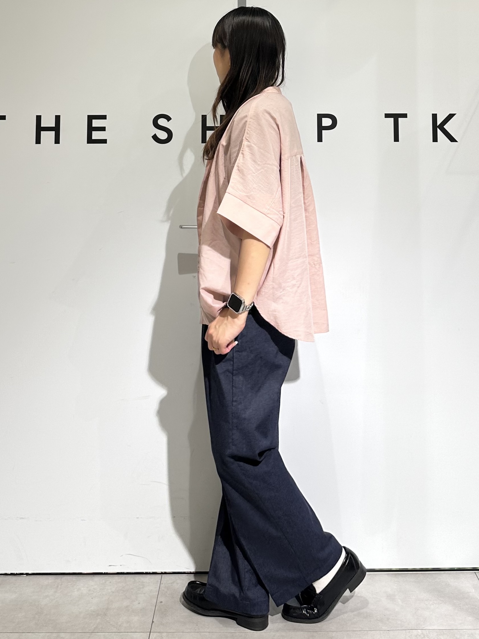 cottonさんの「THE SHOP TK｜【高レビュー/体型カバー】さらっと快適 ドルマン5分袖ブラウス」を使ったコーディネート