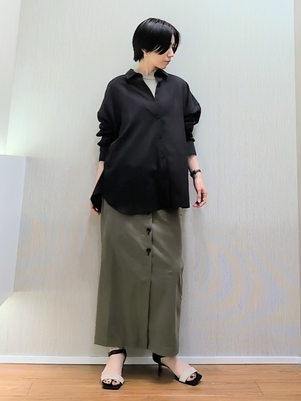 ミズタさんの「UNTITLED｜【2WAY/マシンウォッシャブル】カシュクールデザインシャツ」を使ったコーディネート