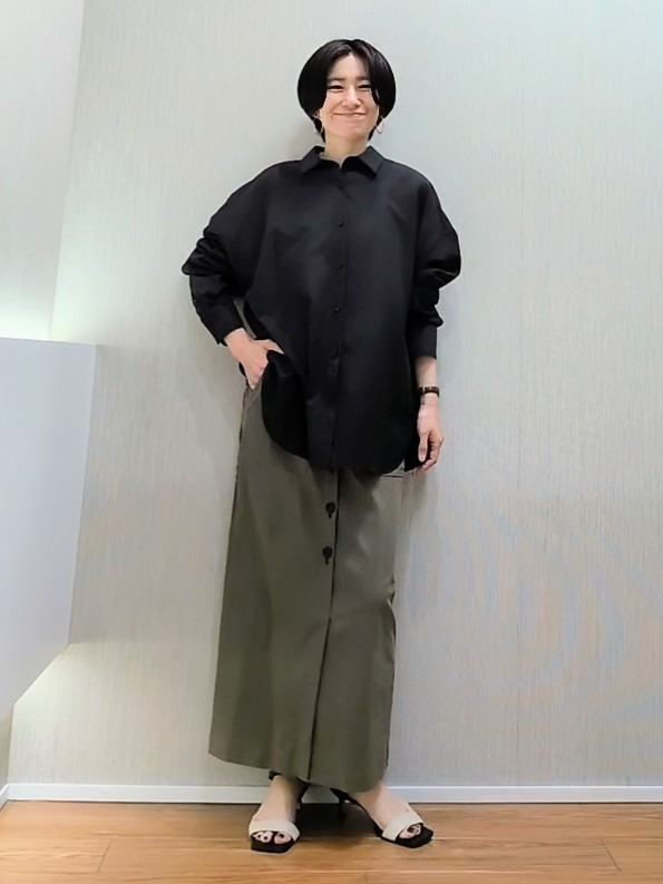 ミズタさんの「UNTITLED｜【2WAY/マシンウォッシャブル】カシュクールデザインシャツ」を使ったコーディネート