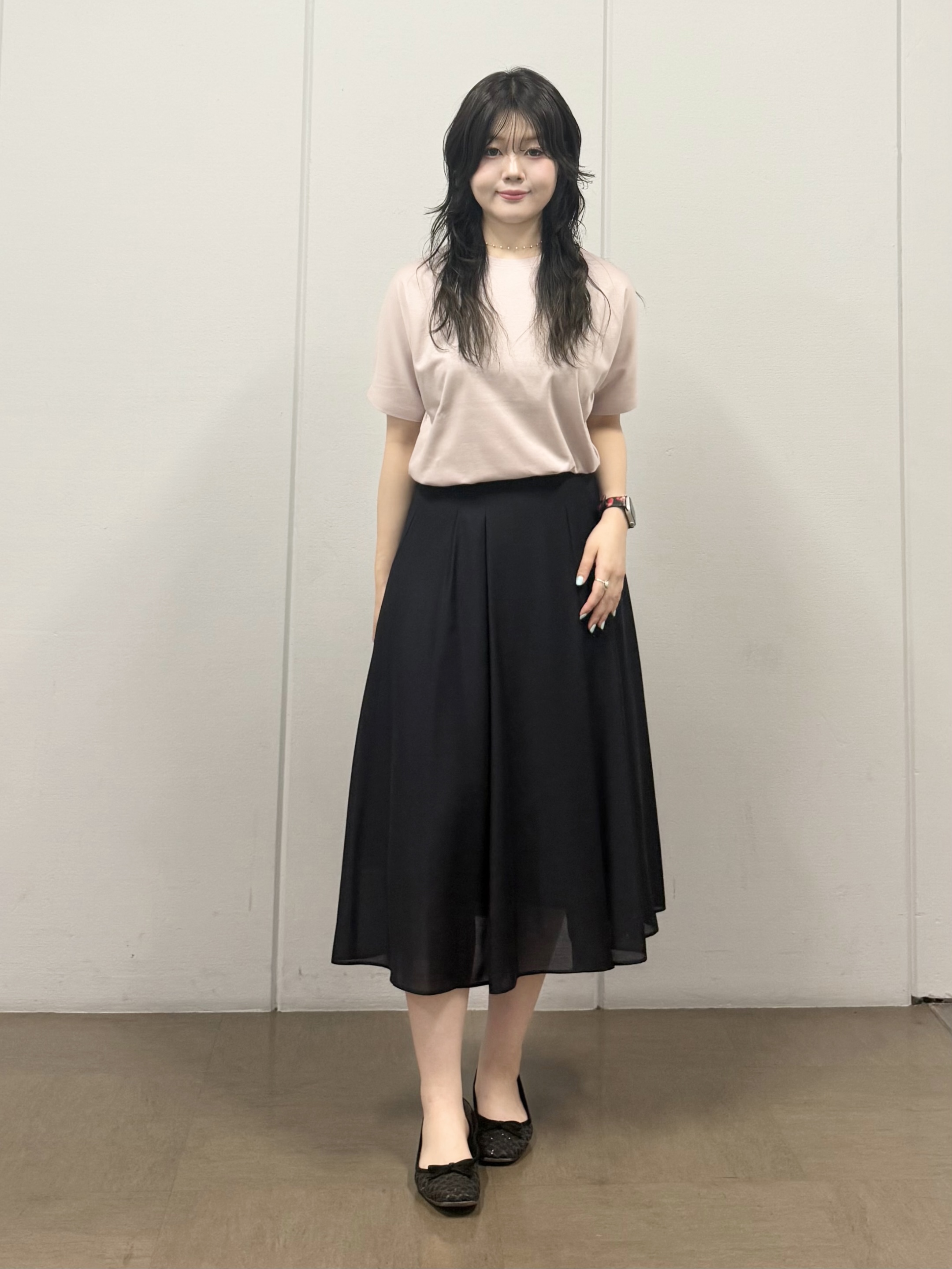 mizukiさんの「INDIVI｜【接触冷感／洗える／2WAY】ドロスト付 シアーシャンブレーシャツ」を使ったコーディネート
