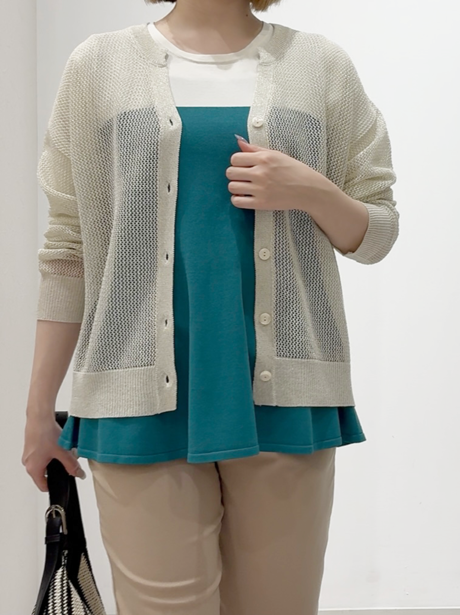 しかっちさんの「grove｜【体型カバー/UV・ひんやり】一枚でコーデが決まる、配色フレアニットプルオーバー」を使ったコーディネート