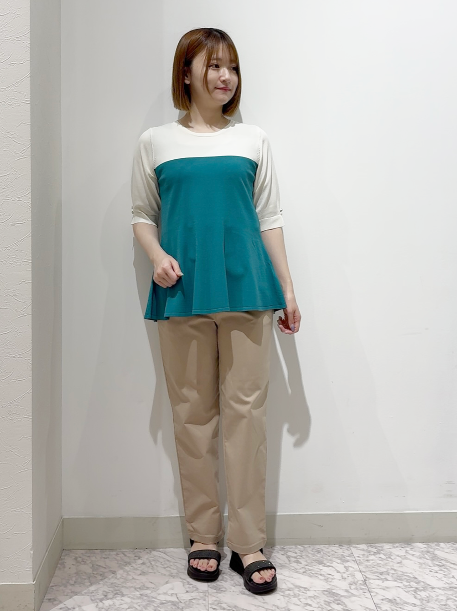 しかっちさんの「grove｜【体型カバー/UV・ひんやり】一枚でコーデが決まる、配色フレアニットプルオーバー」を使ったコーディネート
