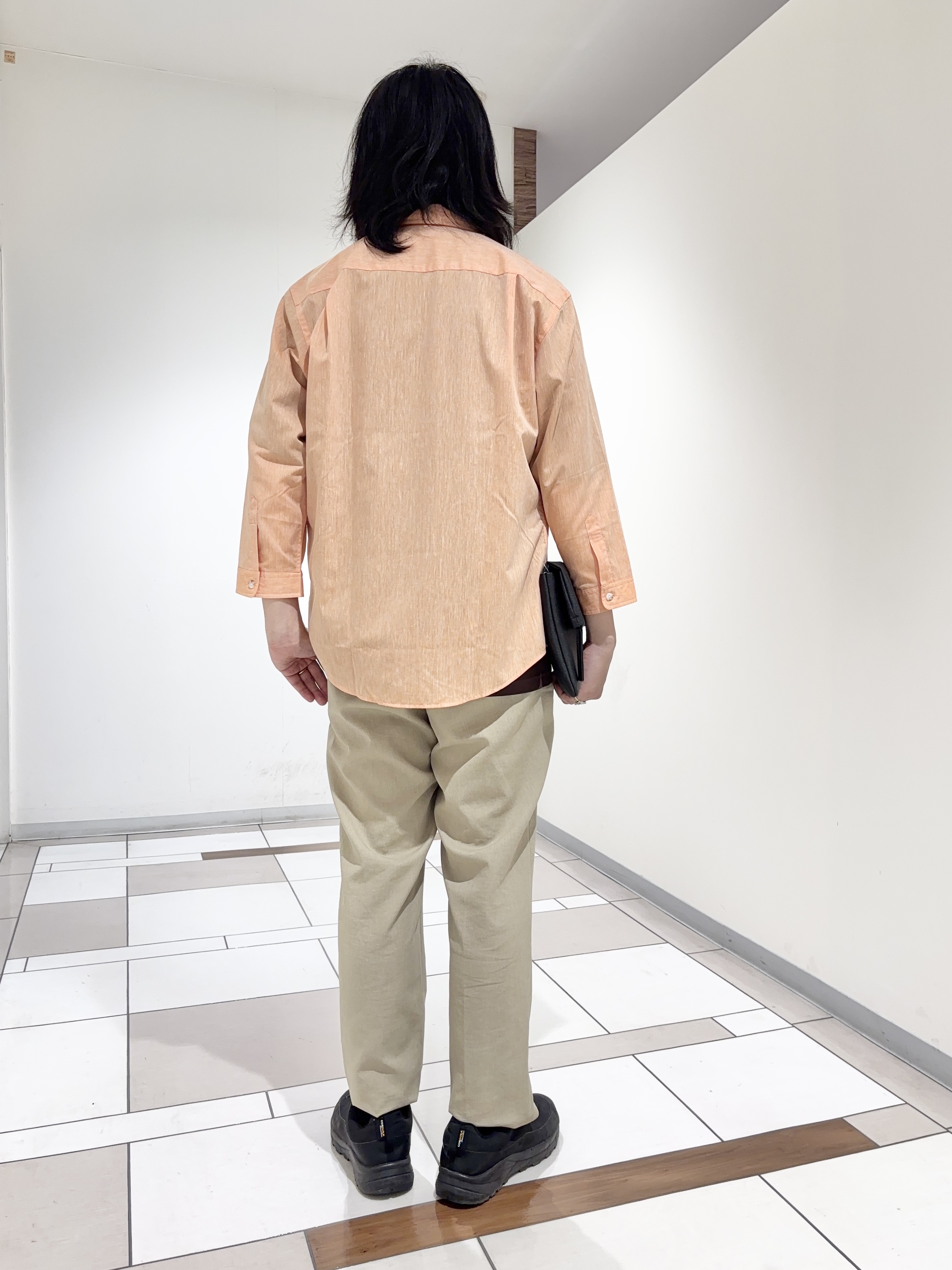 及川さんの「TAKEO KIKUCHI｜【接触冷感】ハイブリッド リネン 七分袖シャツ」を使ったコーディネート
